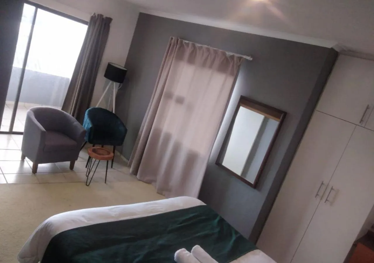 Communal lounge/ TV room in Pixie Lodge