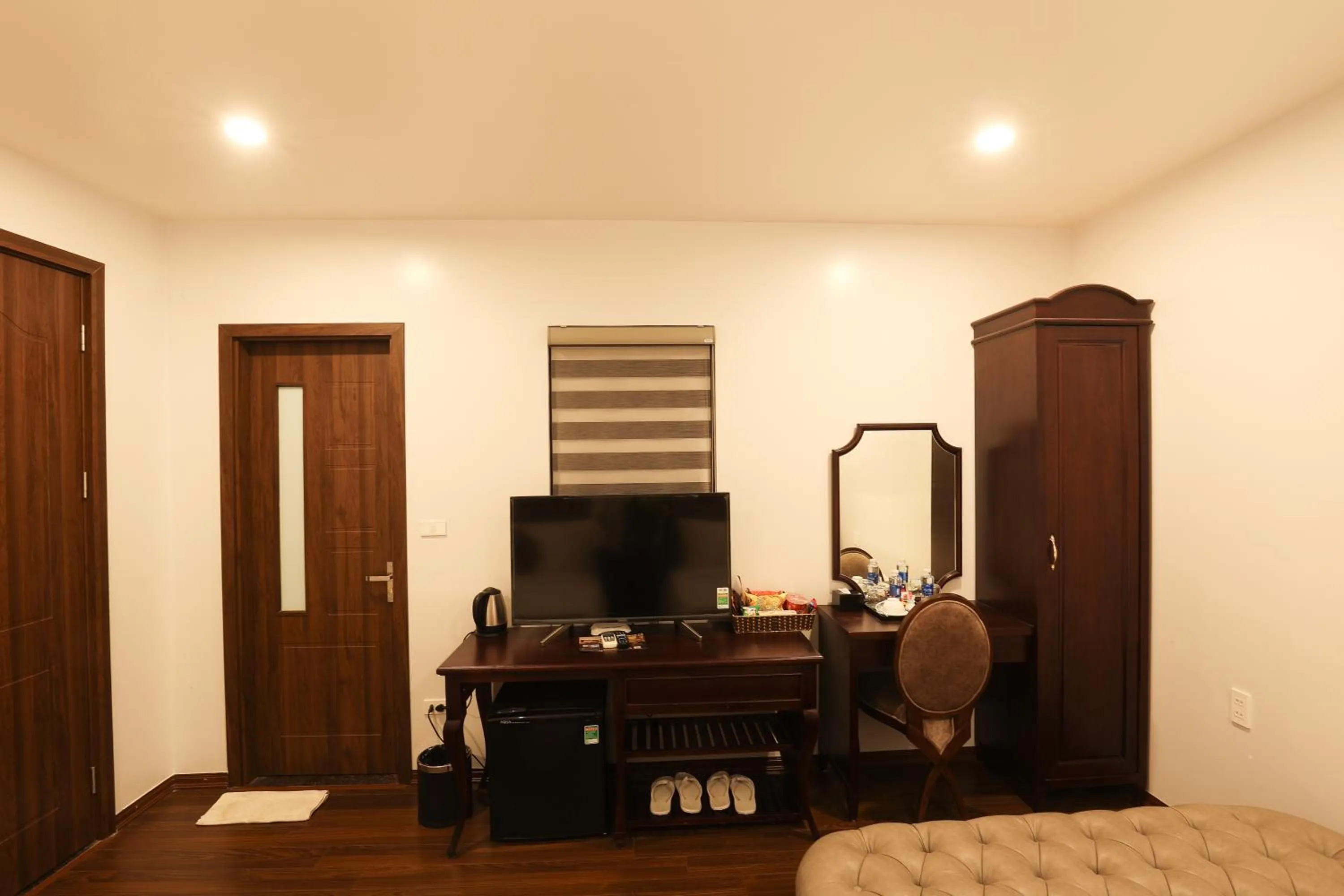 TV and multimedia in Royal Văn Phú Hotel