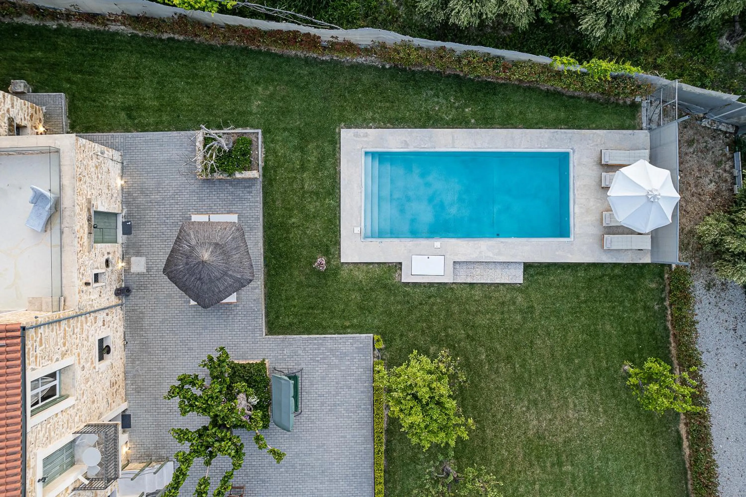 Property building in Ondathaki Pirgos