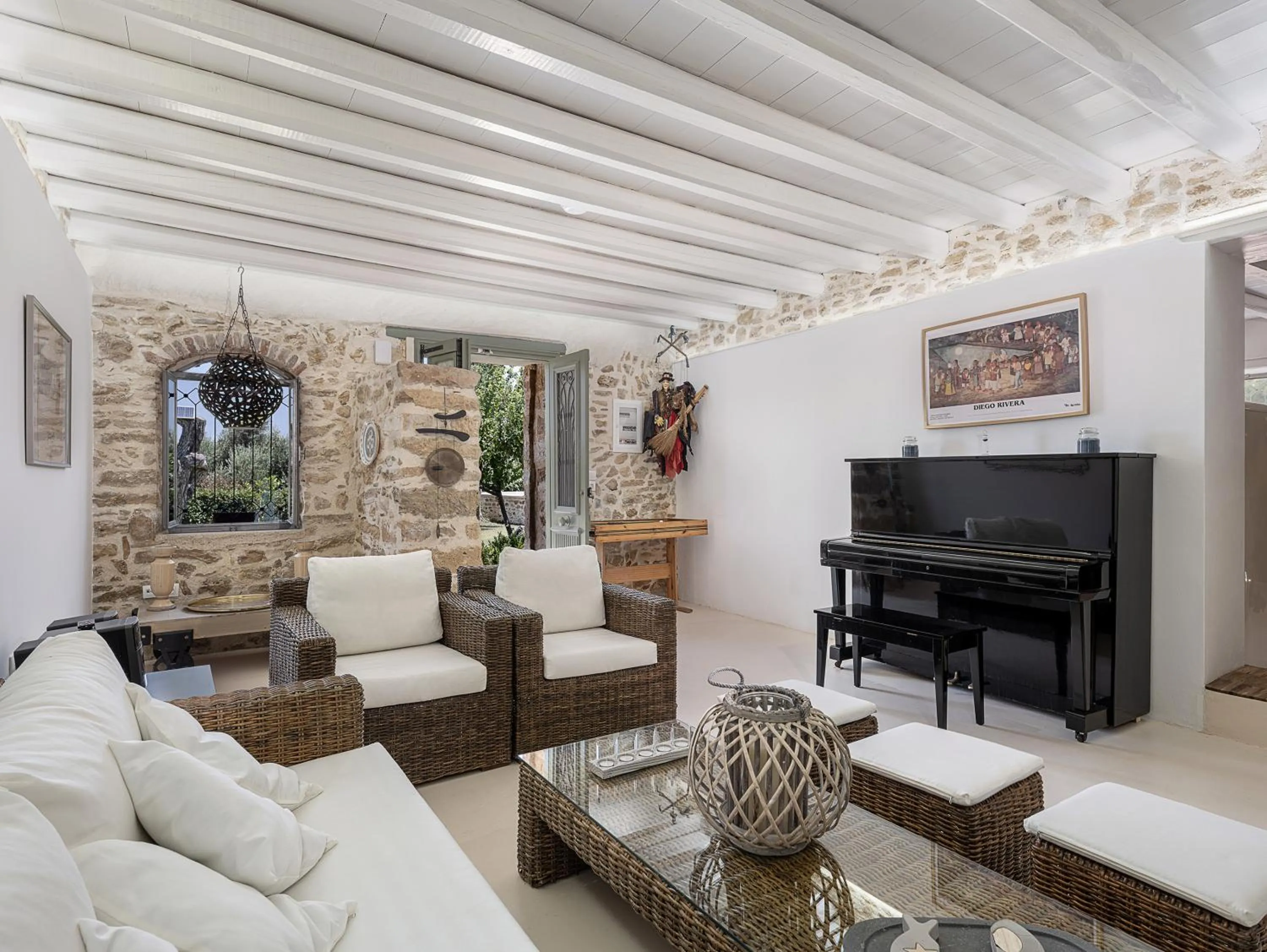 Living room in Ondathaki Pirgos