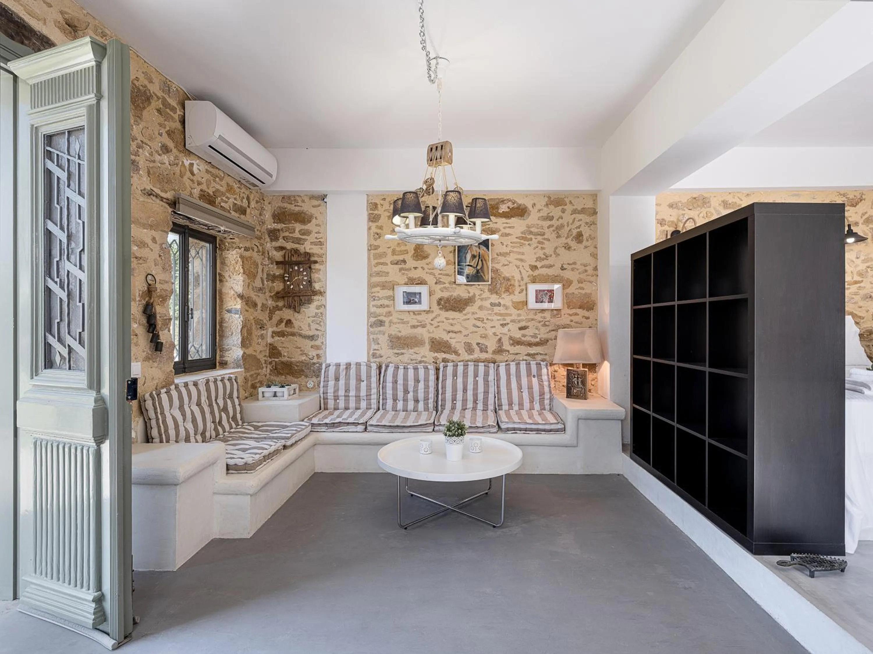 Living room in Ondathaki Pirgos