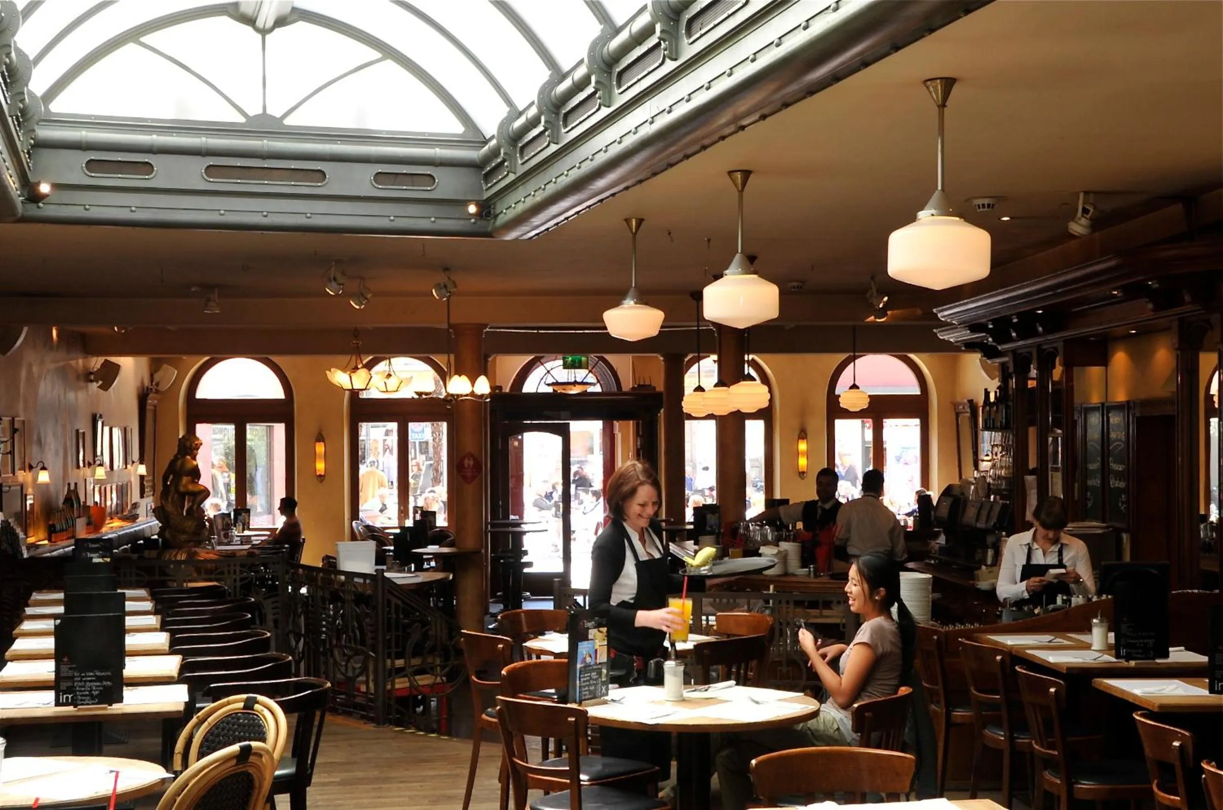 Restaurant/places to eat in Maximilian Studios