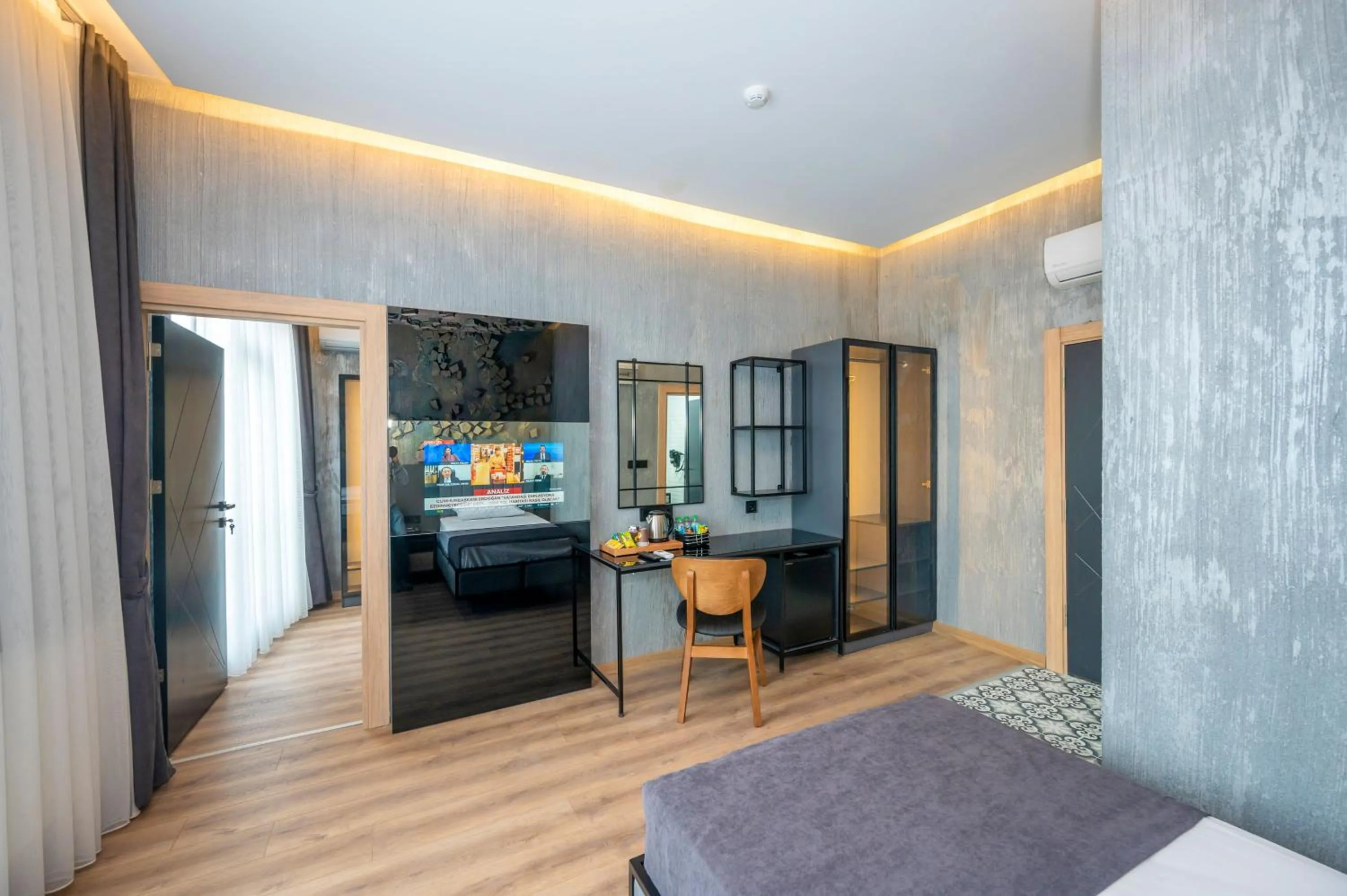 Photo of the whole room, Bed in Continental Airport Hotel