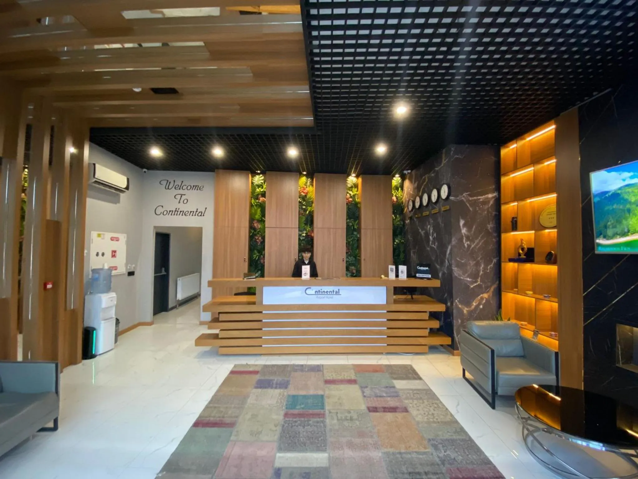 Lobby or reception in Continental Airport Hotel