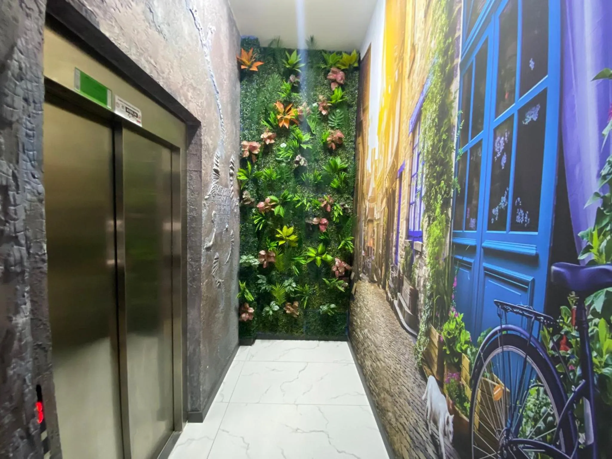 elevator in Continental Airport Hotel