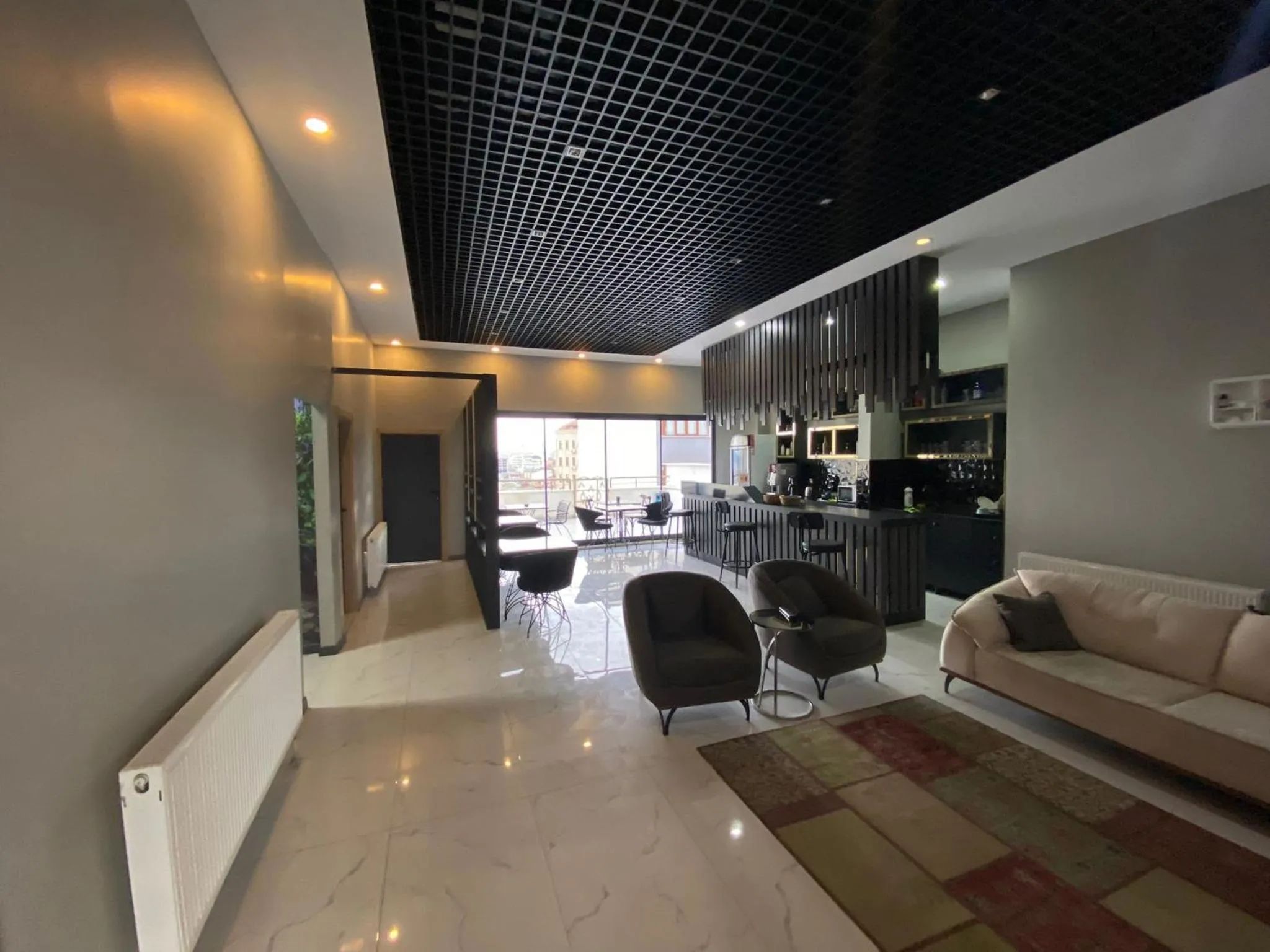 Restaurant/places to eat in Continental Airport Hotel