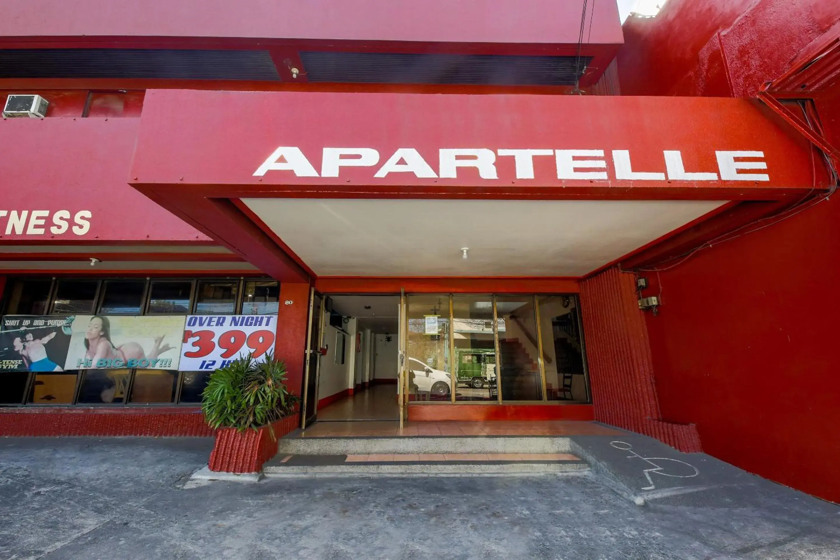 Facade/entrance in Busline Apartelle Facade/entrance in Busline Apartelle