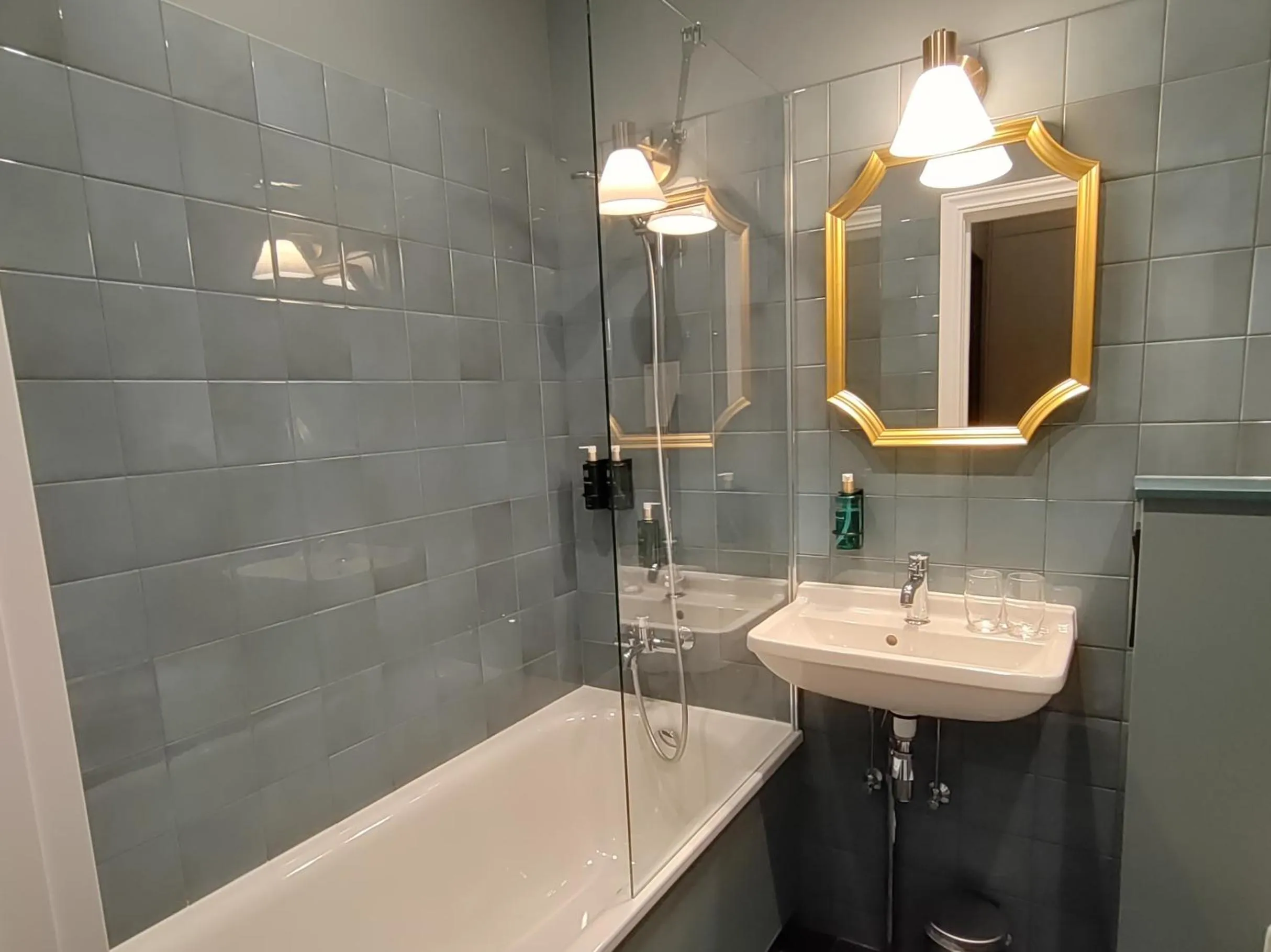 Bathroom in Aparthotel Amella