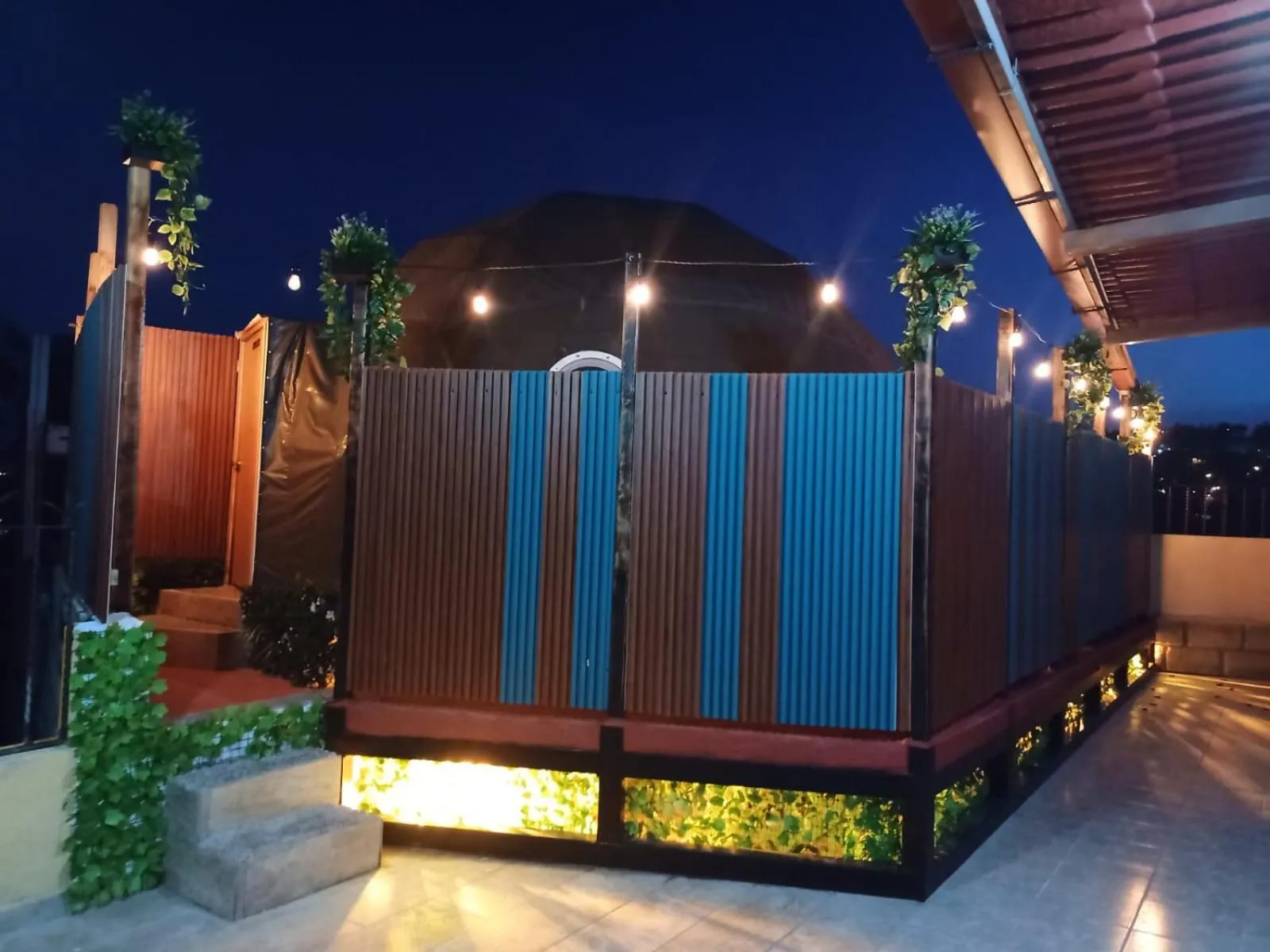 Night in Hotel Peña Florencia