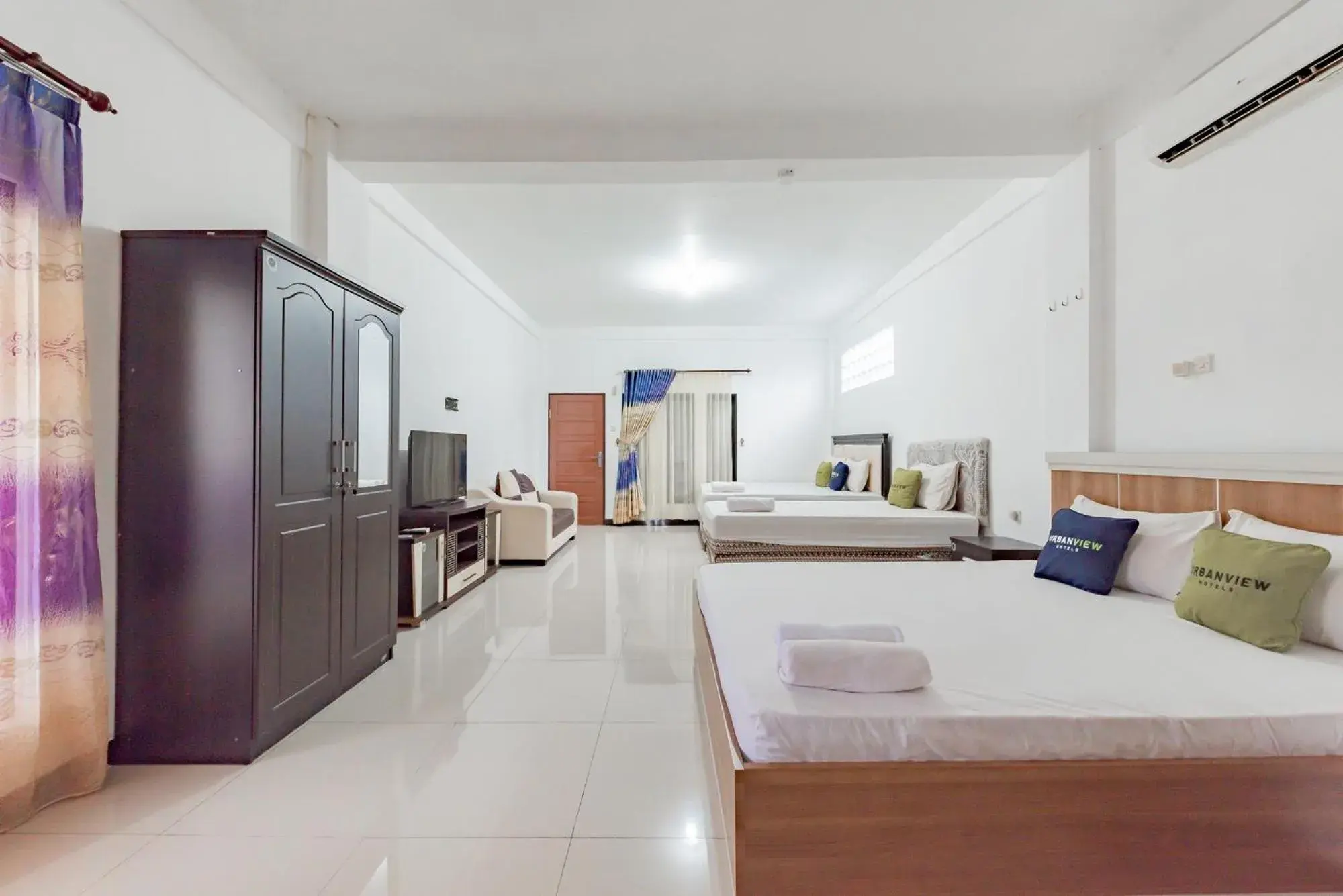 Bed in Urbanview Hotel Syariah 99 Banjarbaru by RedDoorz Bed in Urbanview Hotel Syariah 99 Banjarbaru by RedDoorz