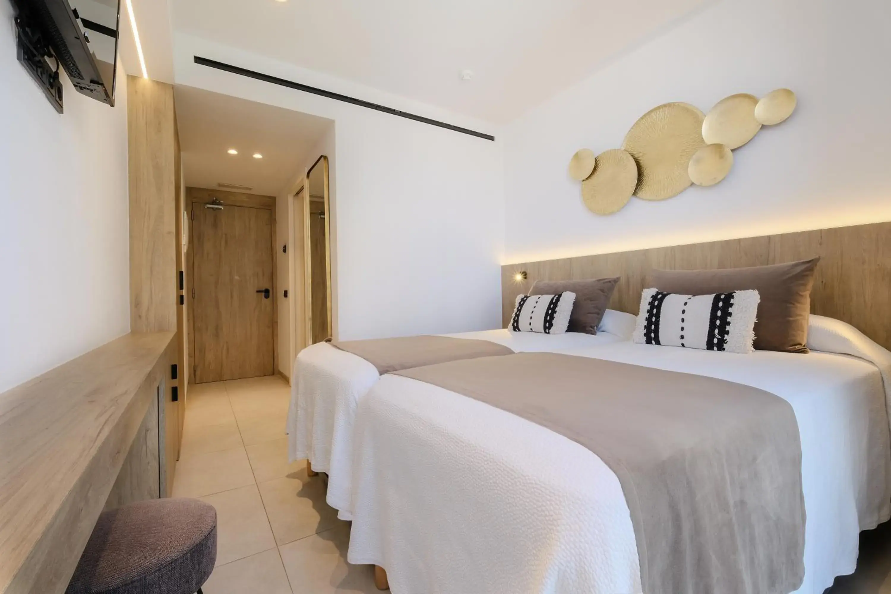 Photo of the whole room, Bed in M. HOTEL Photo of the whole room, Bed in M. HOTEL