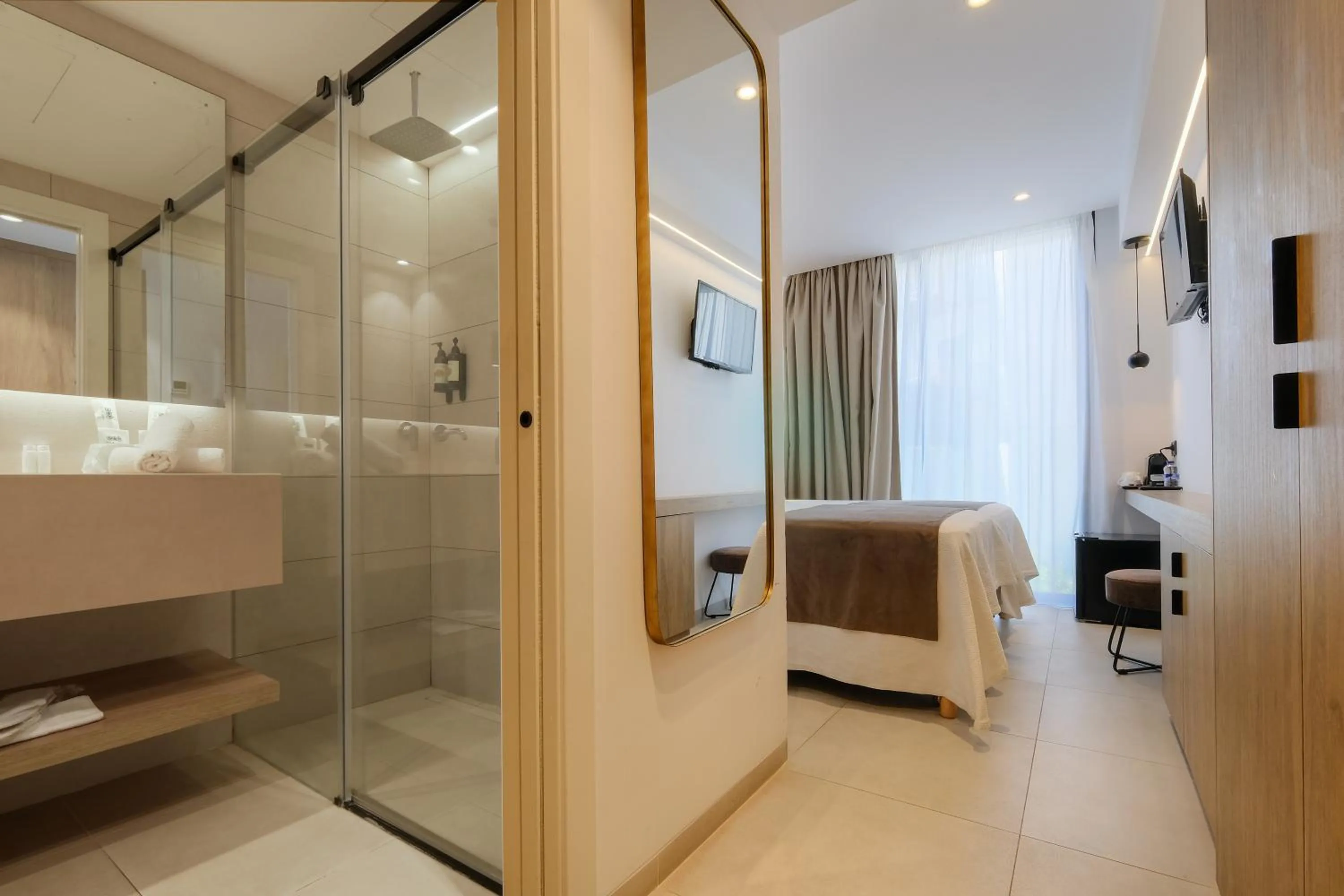 Photo of the whole room, Bed in M. HOTEL