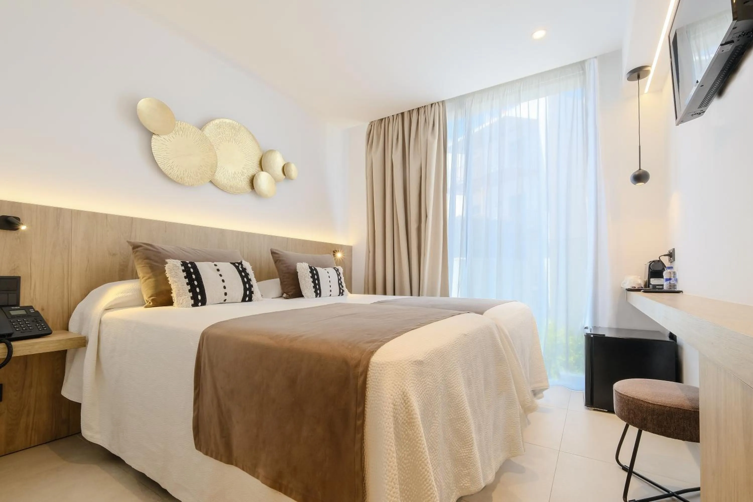 Photo of the whole room, Bed in M. HOTEL