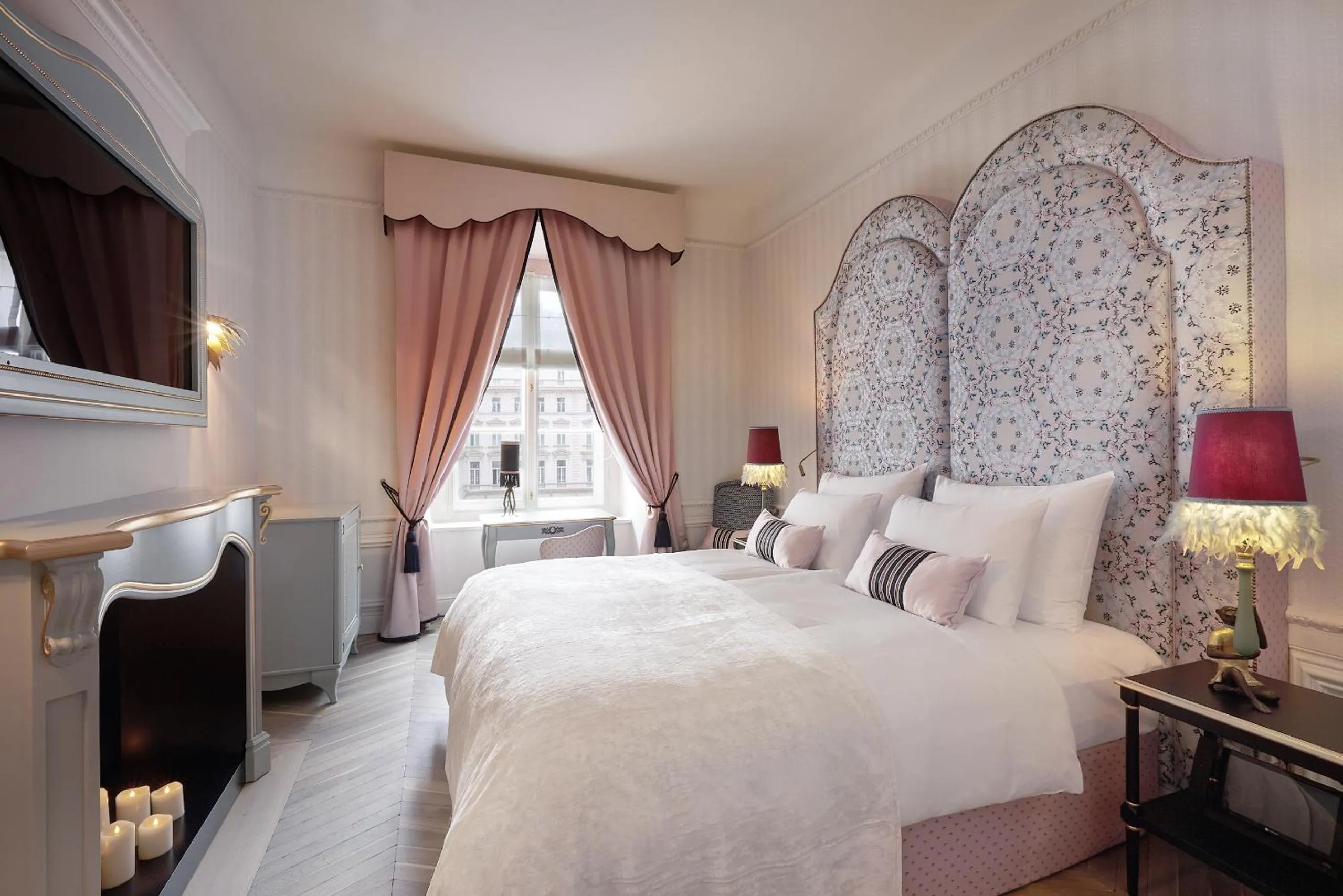 Bedroom, Bed in The Leo Grand