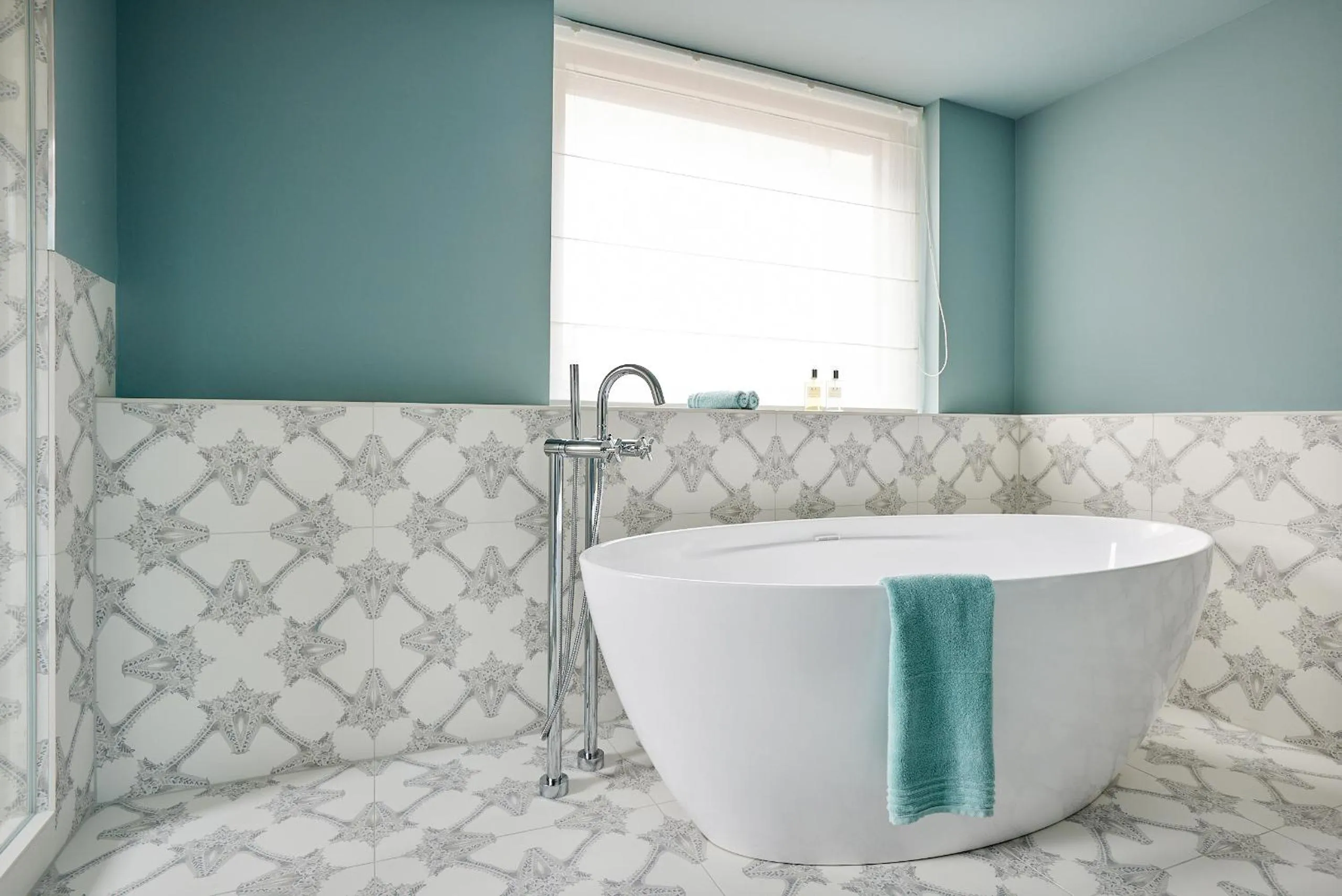 Bath in The Leo Grand