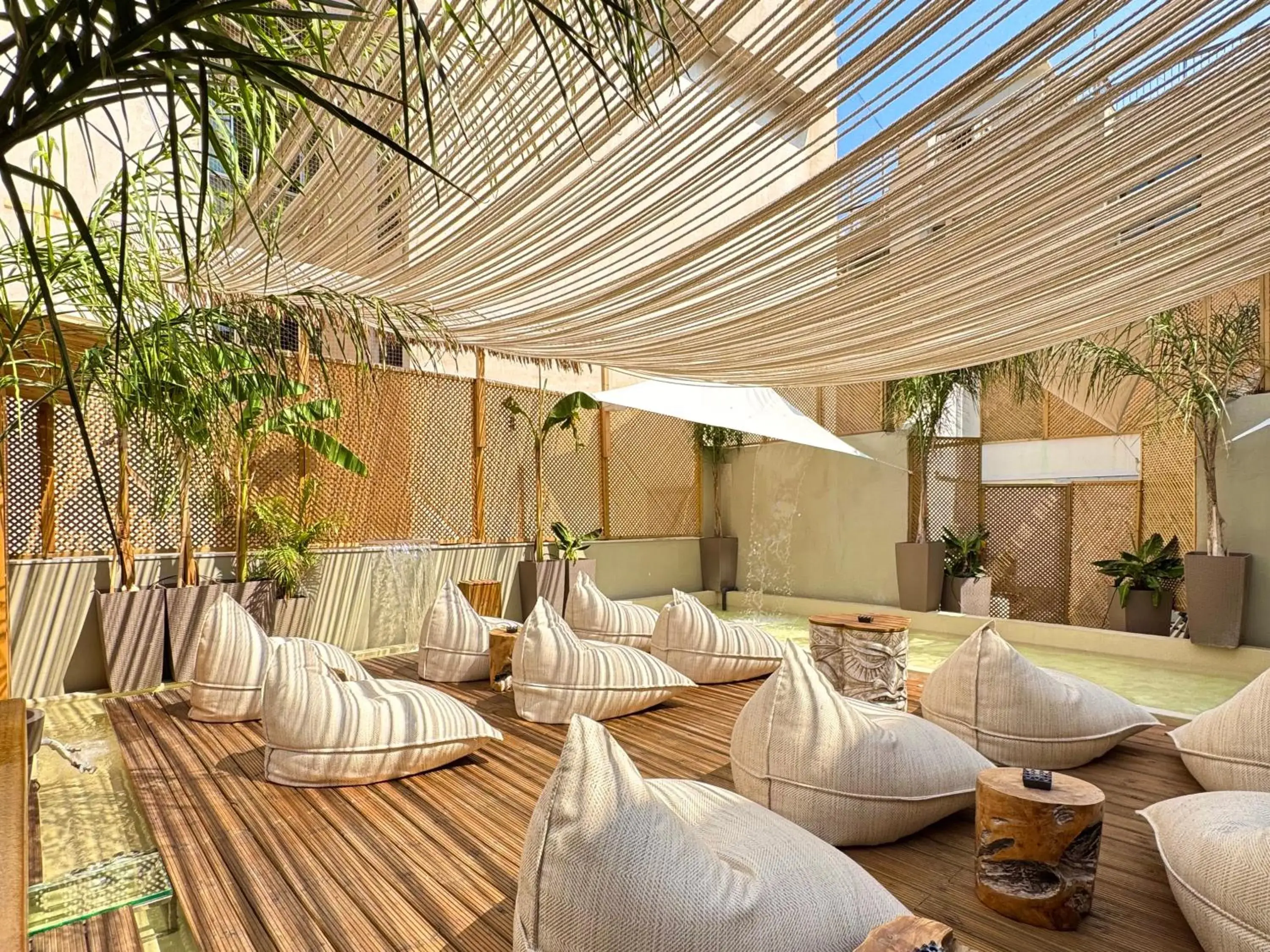 sunbed in Athens The L7 Str - Luxury Boutique Collection Hotel sunbed in Athens The L7 Str - Luxury Boutique Collection Hotel