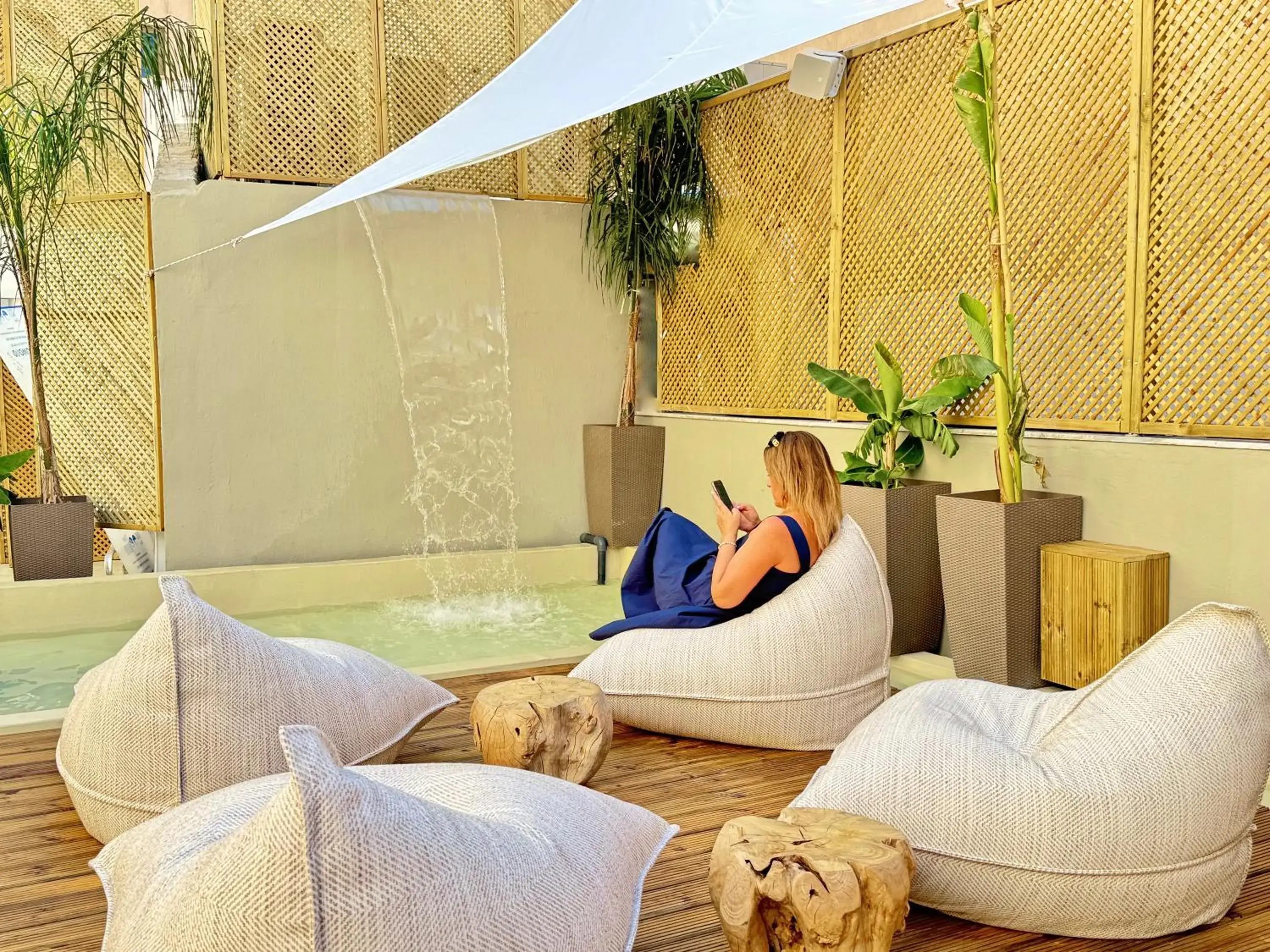 sunbed in Athens The L7 Str - Luxury Boutique Collection Hotel sunbed in Athens The L7 Str - Luxury Boutique Collection Hotel