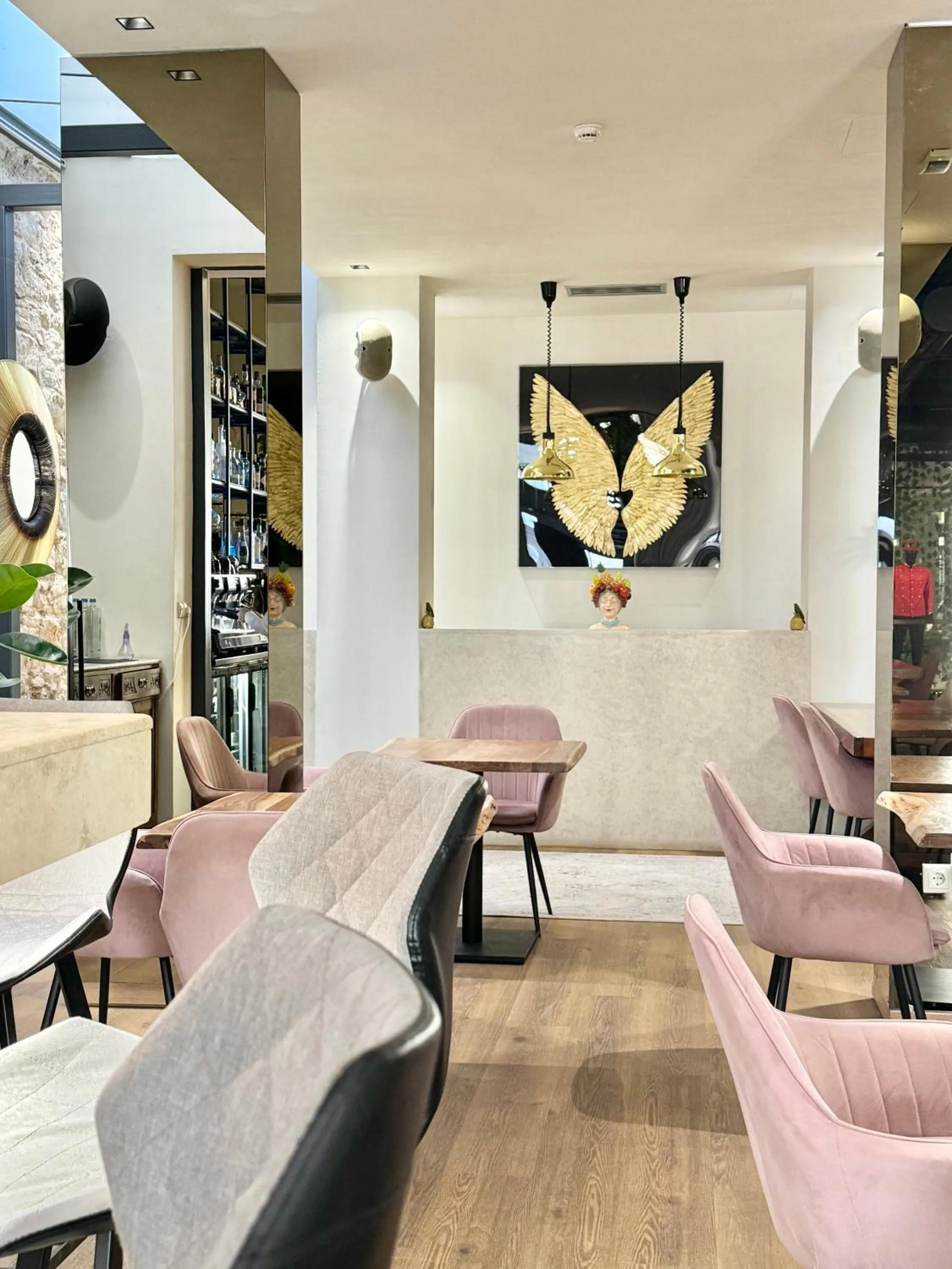 Restaurant/places to eat in Athens The L7 Str - Luxury Boutique Collection Hotel