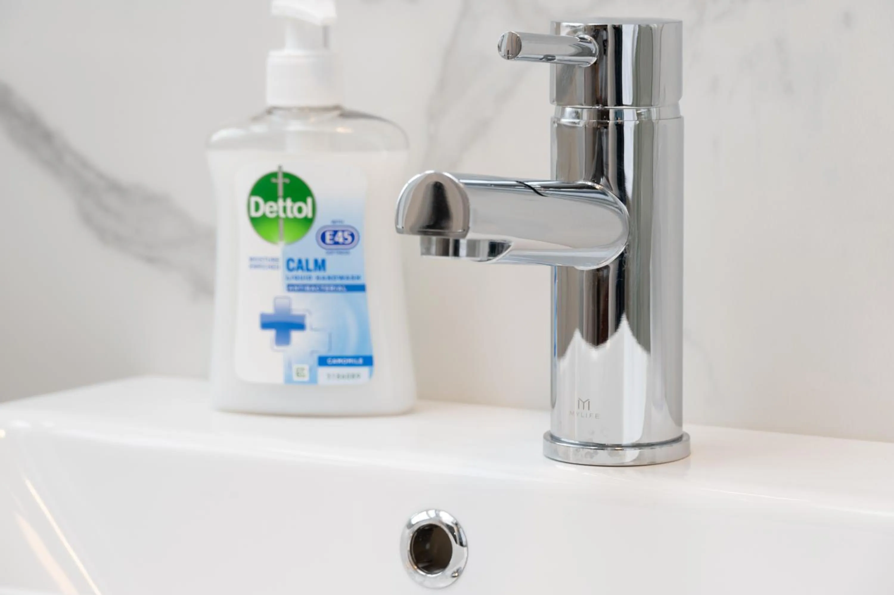 Bathroom in Central Belfast Apartments: Ashley Mews