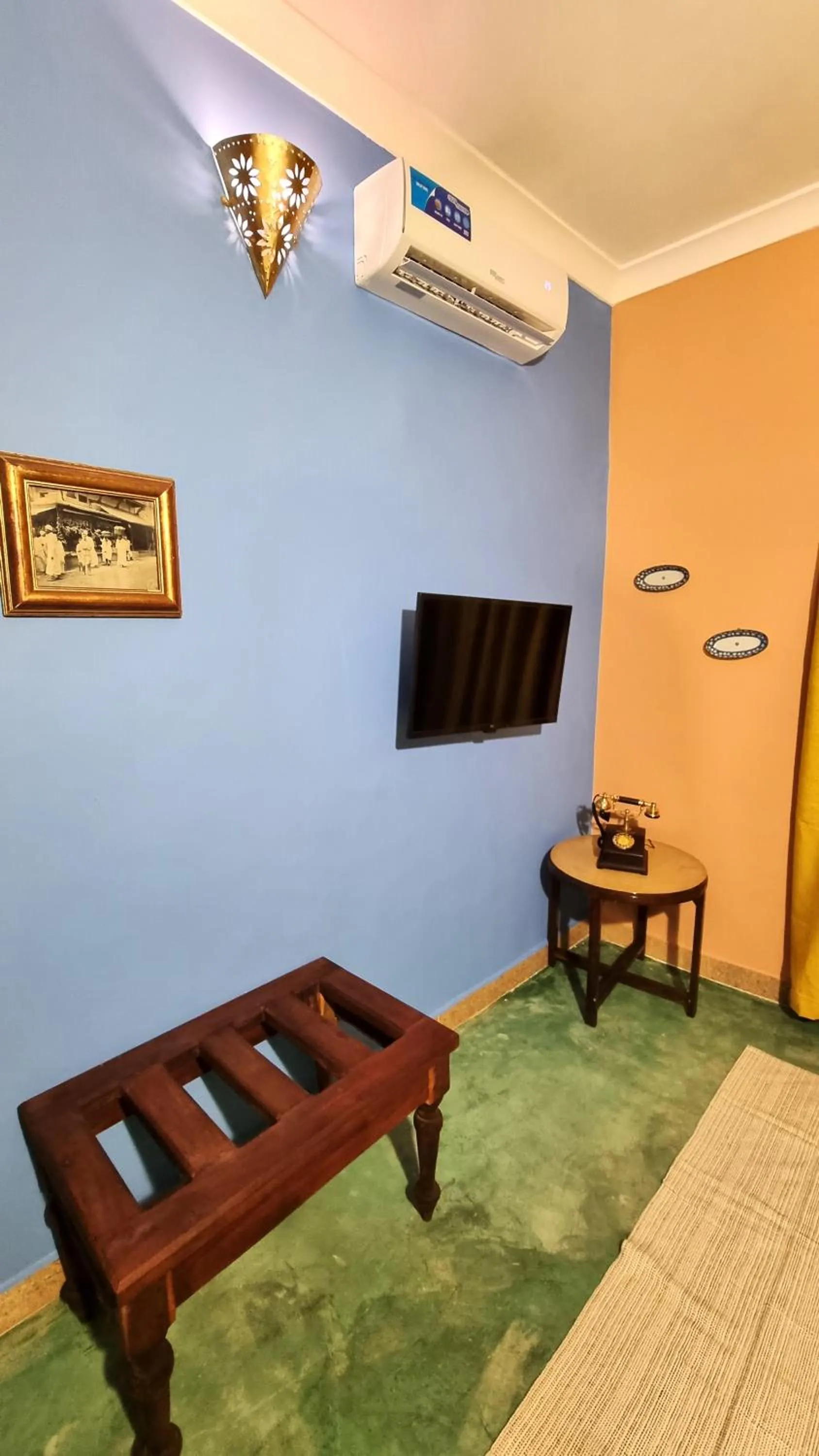 TV and multimedia in Shaba Boutique Hotel