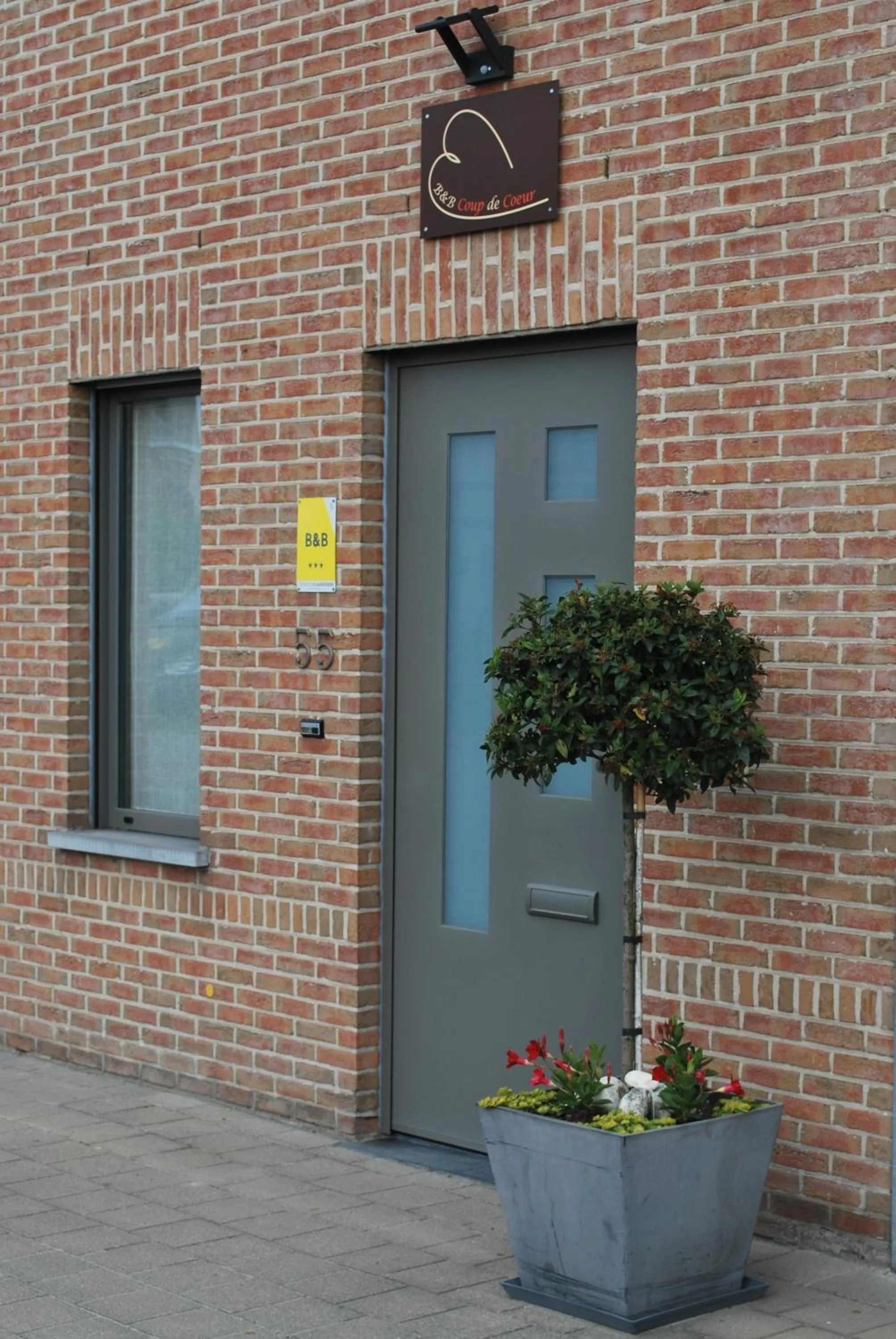 Facade/entrance in B&B Coup de Coeur