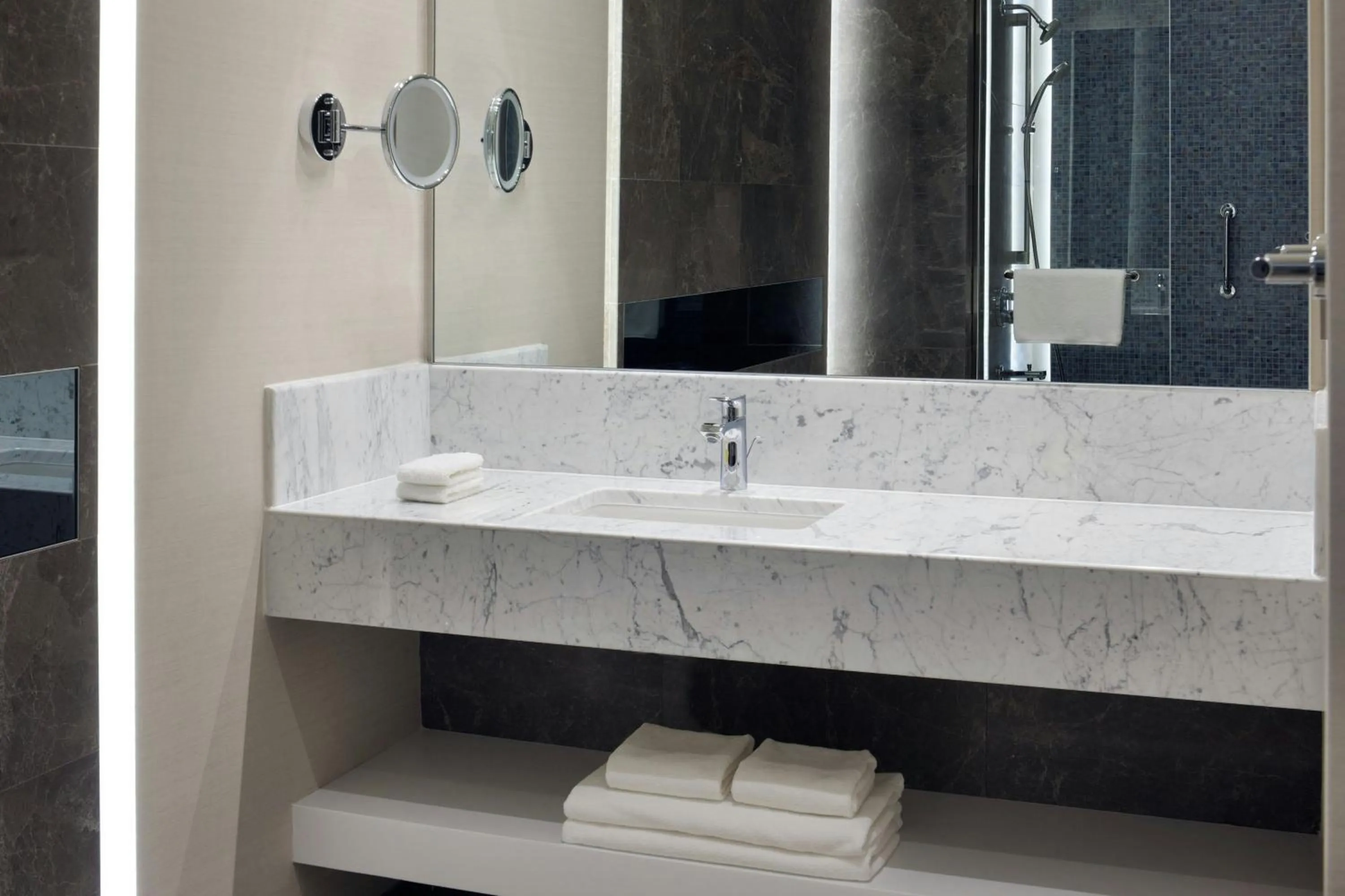 Bathroom in Istanbul Marriott Hotel Sisli