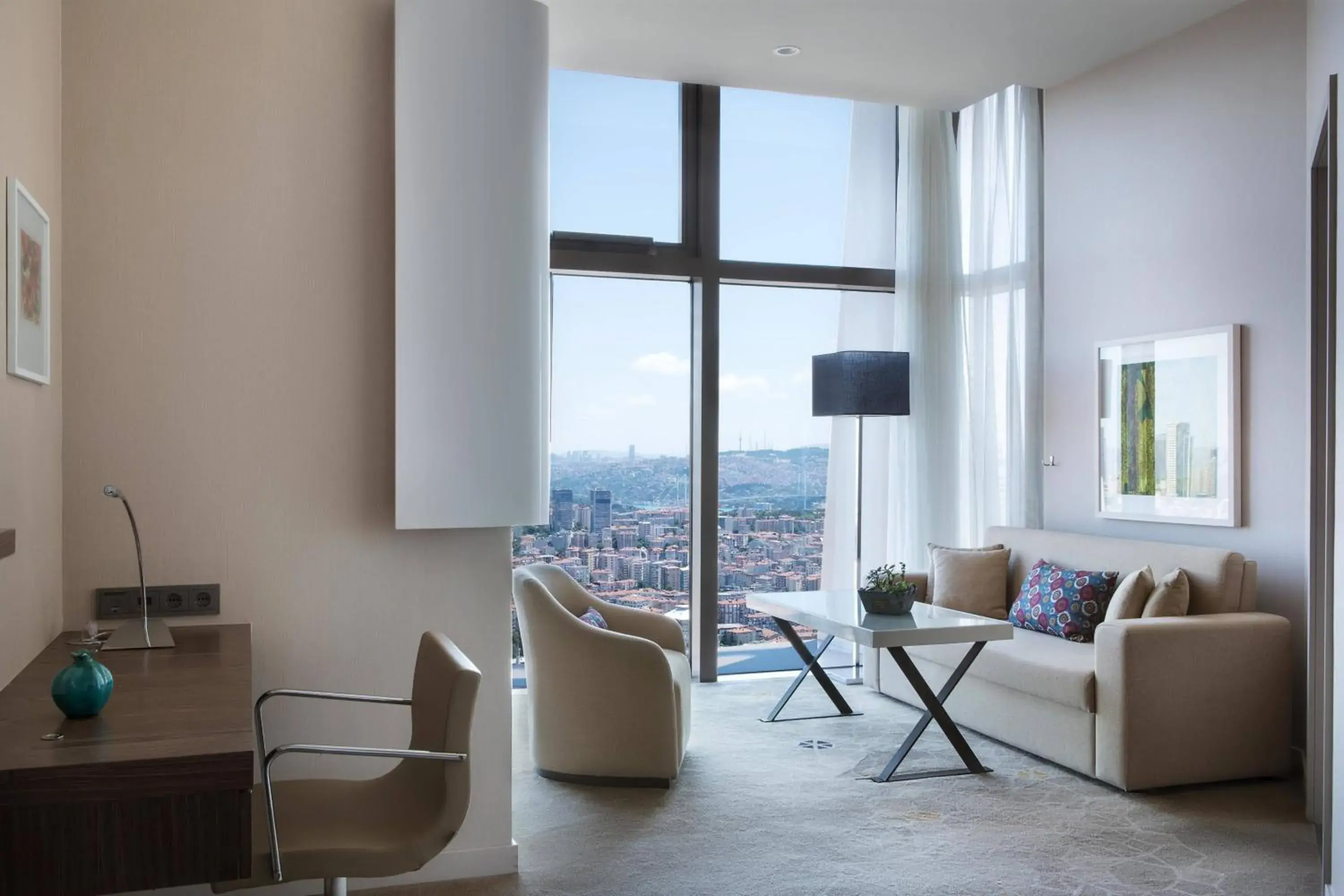 Corner Suite with Sea View and Lounge Access in Istanbul Marriott Hotel Sisli Corner Suite with Sea View and Lounge Access in Istanbul Marriott Hotel Sisli