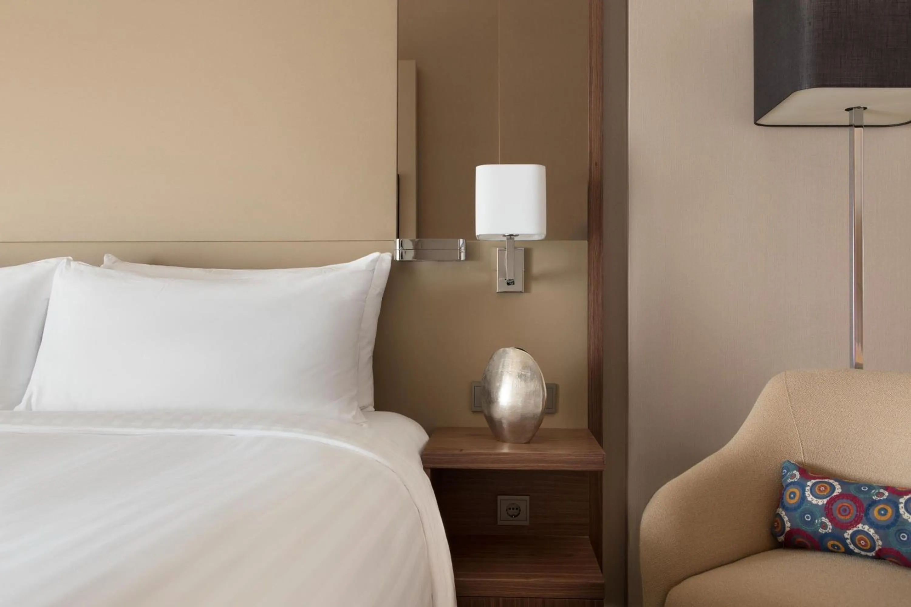 Photo of the whole room, Bed in Istanbul Marriott Hotel Sisli