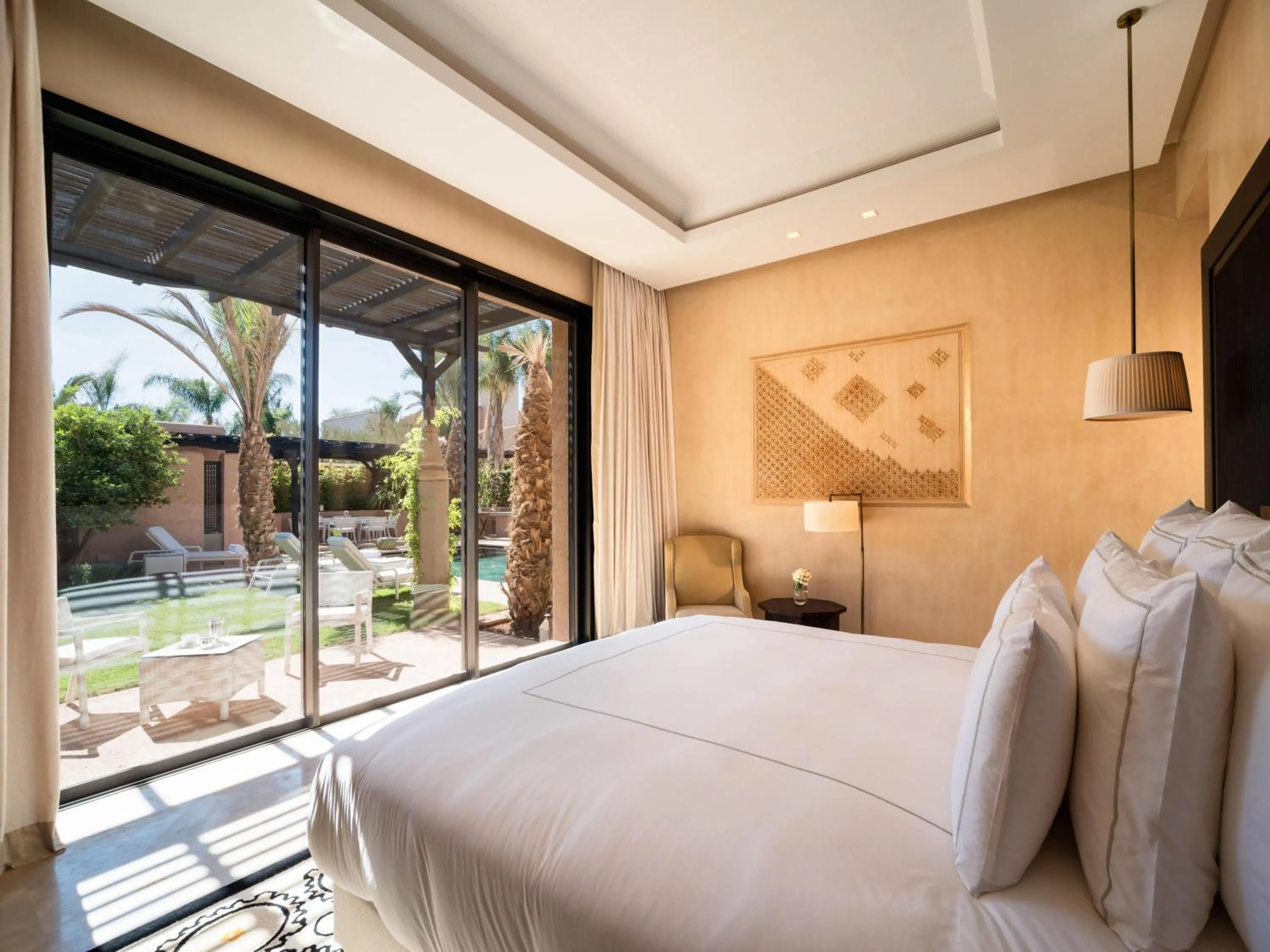 Bedroom, Bed in Fairmont Royal Palm Marrakech