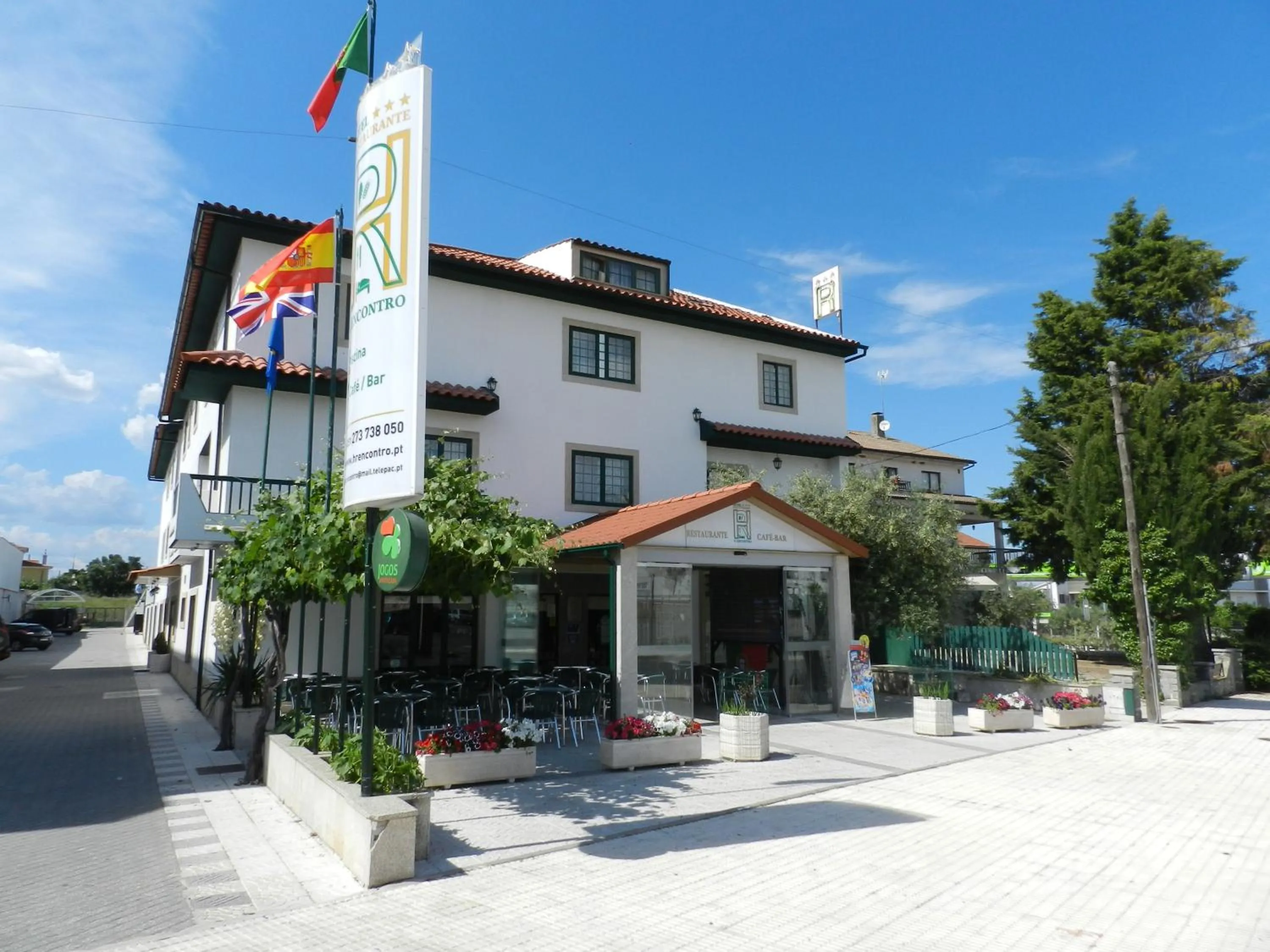 Property building in Hotel O Encontro