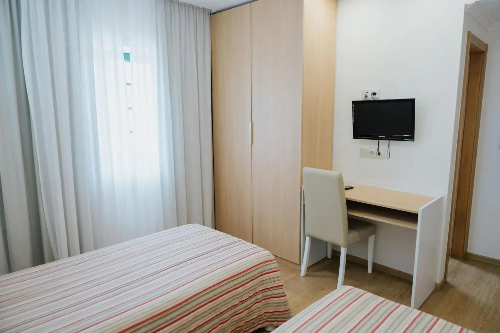 Twin Room - single occupancy in Hotel O Encontro Twin Room - single occupancy in Hotel O Encontro