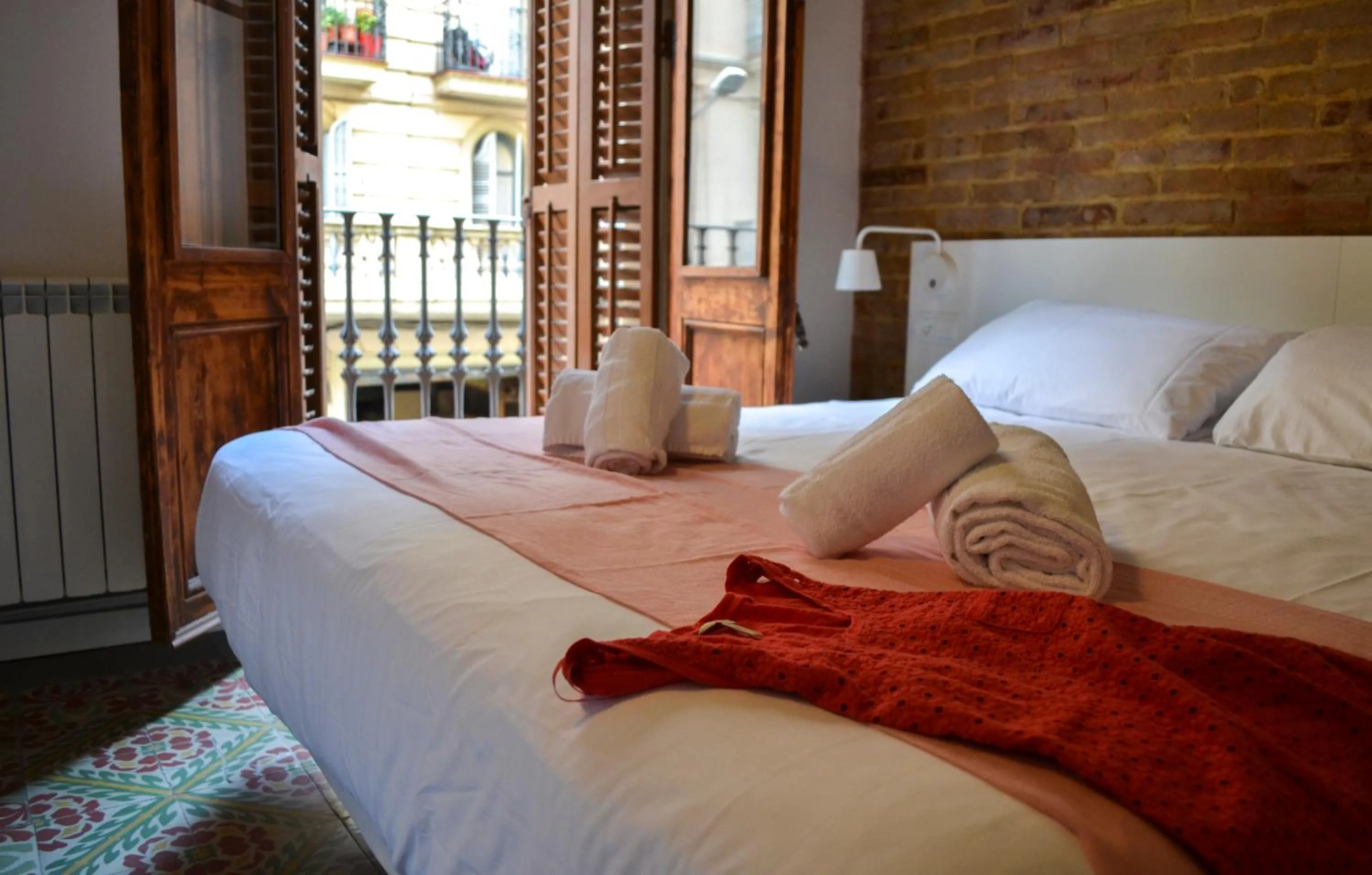 Bed in Happy People Plaza España Apartments