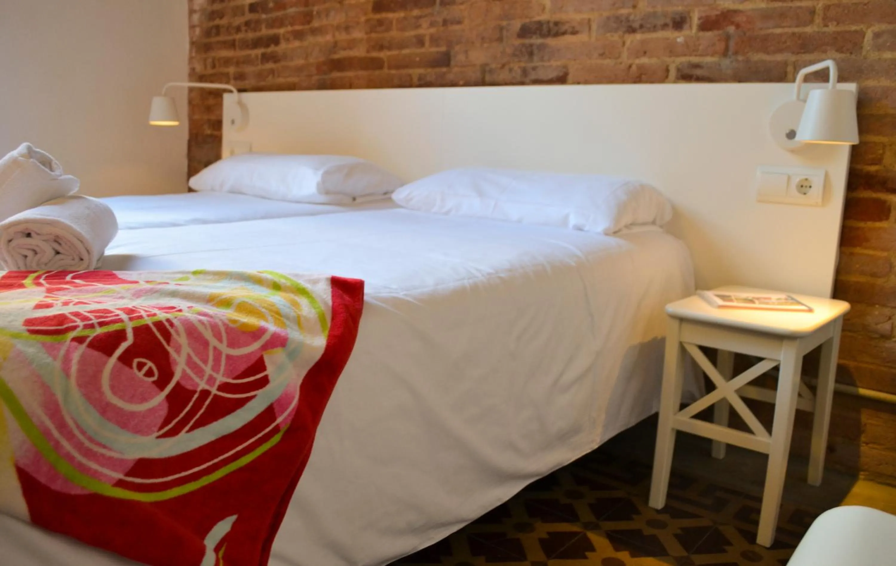 Bed in Happy People Plaza España Apartments