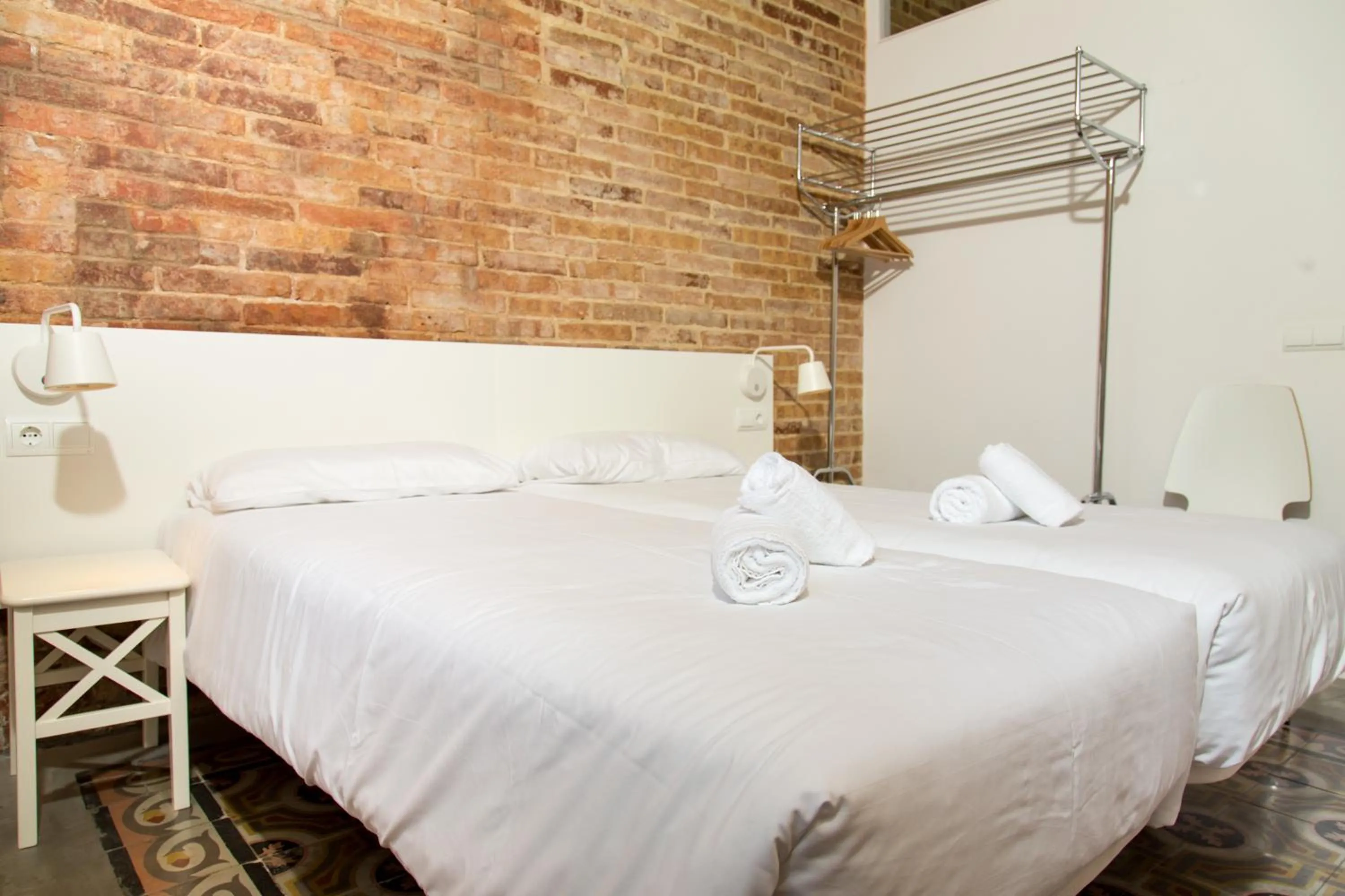 Bed in Happy People Plaza España Apartments