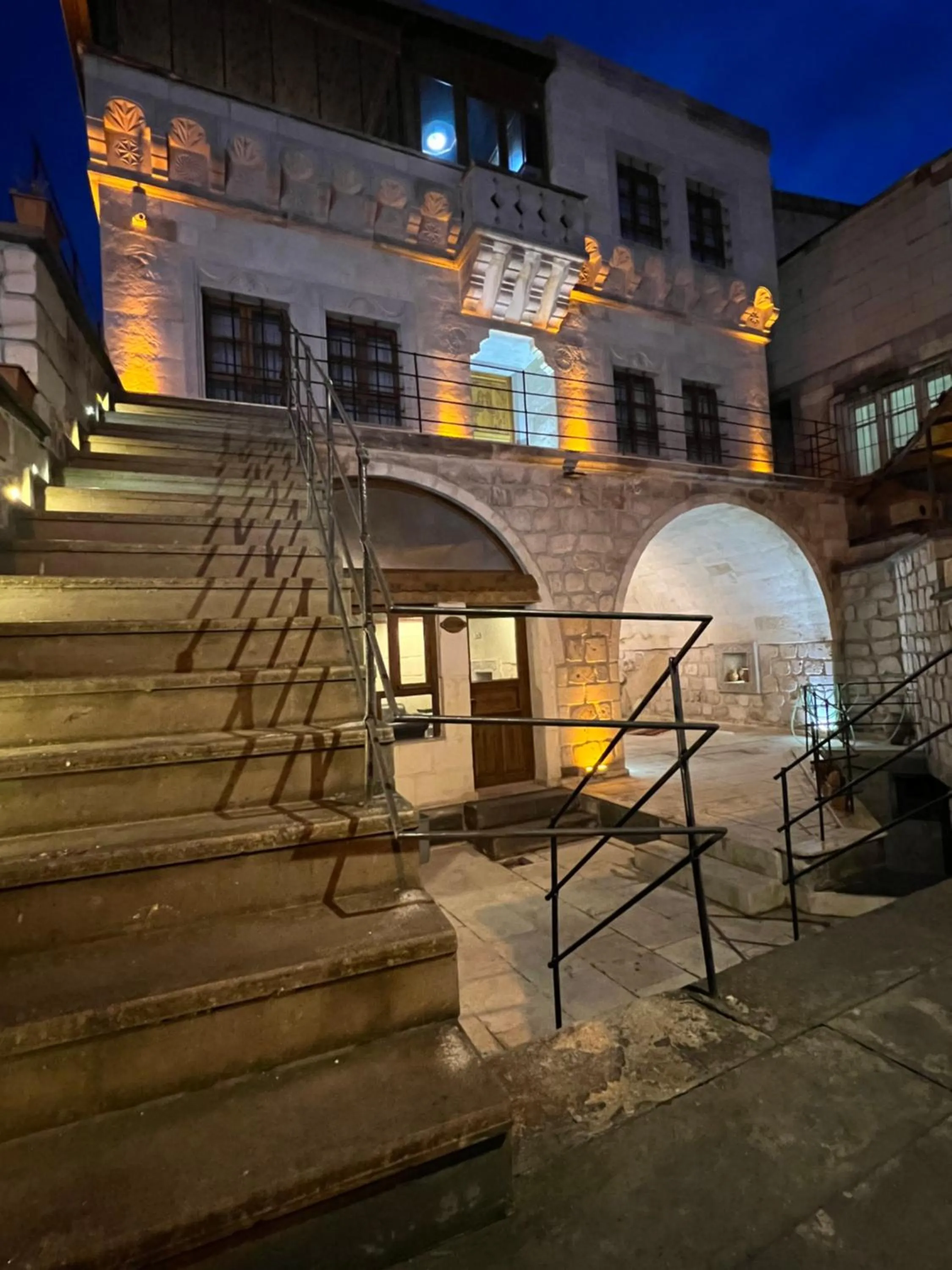Facade/entrance in Kaya Konak Cave