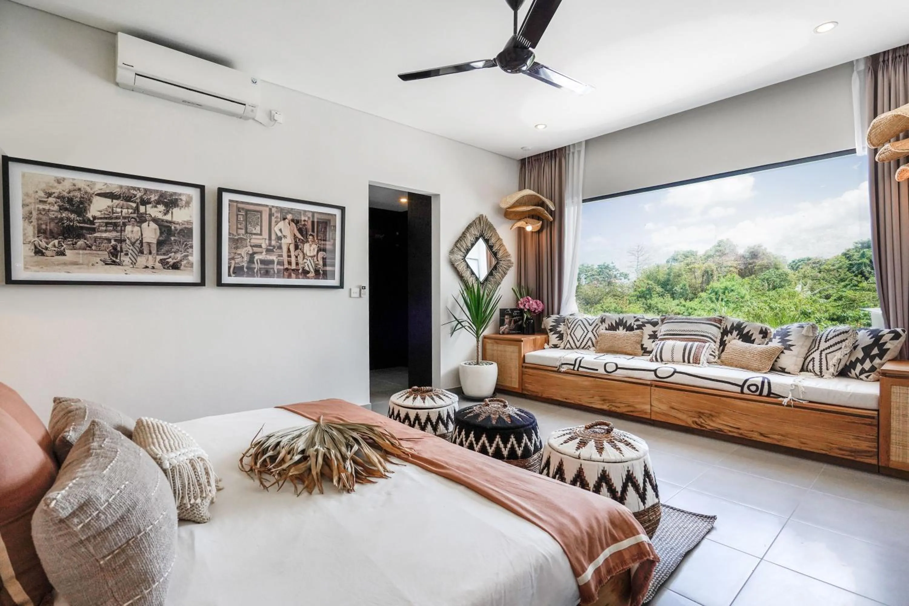 Photo of the whole room, Bed in Casa 88 Berawa