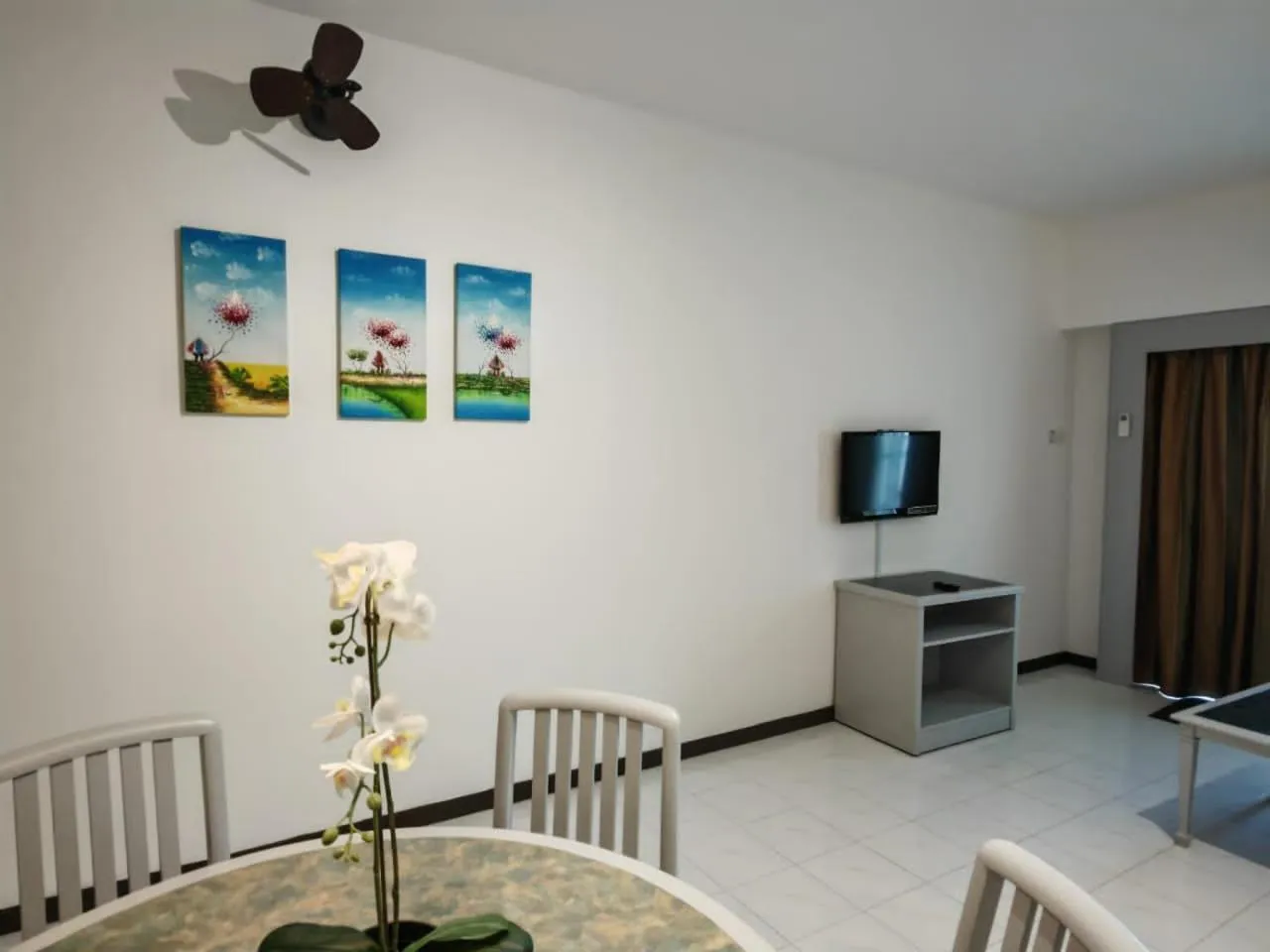 TV and multimedia in Paradise by the Sea in Penang by Veron at Rainbow Paradise