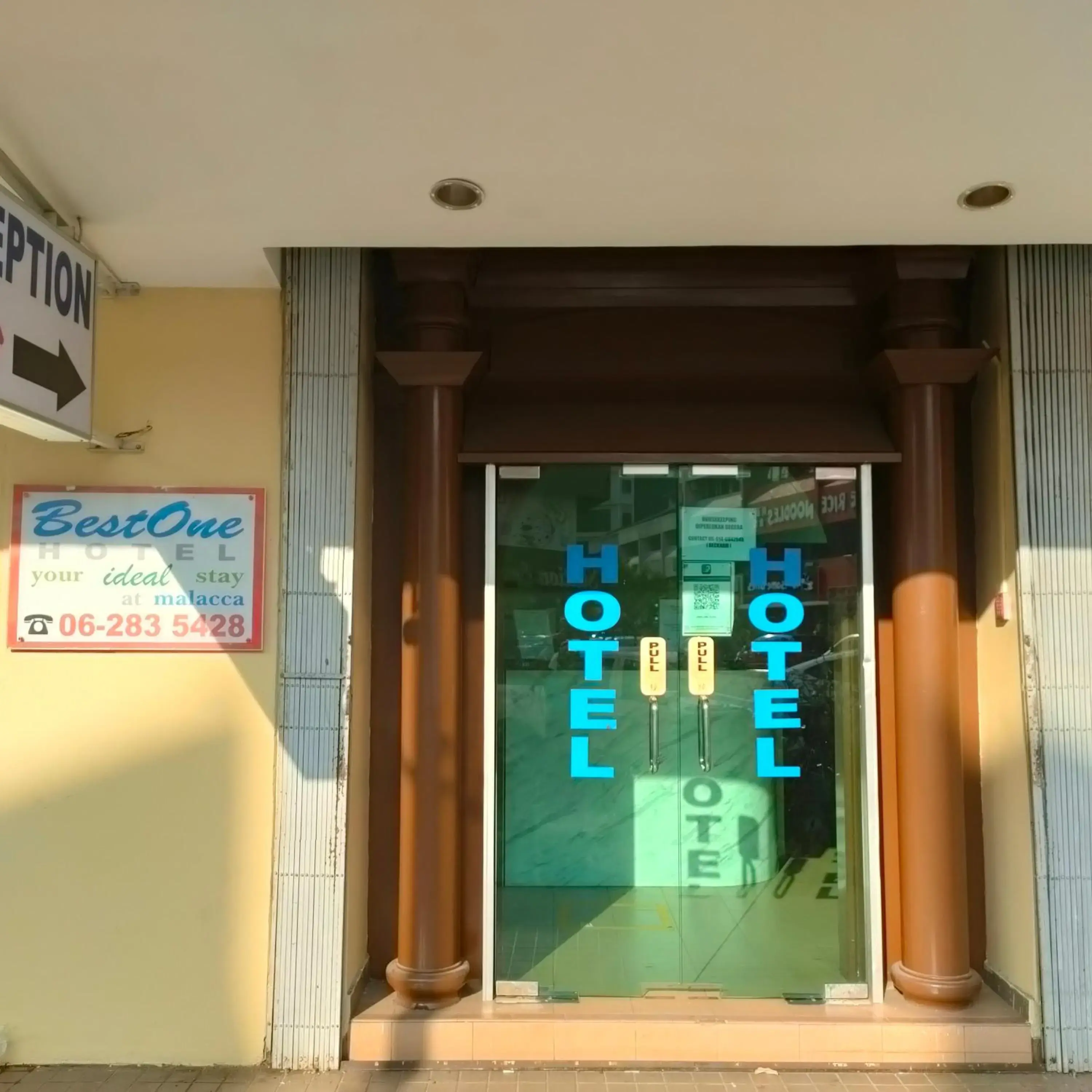 Facade/entrance in Best One Hotel Facade/entrance in Best One Hotel