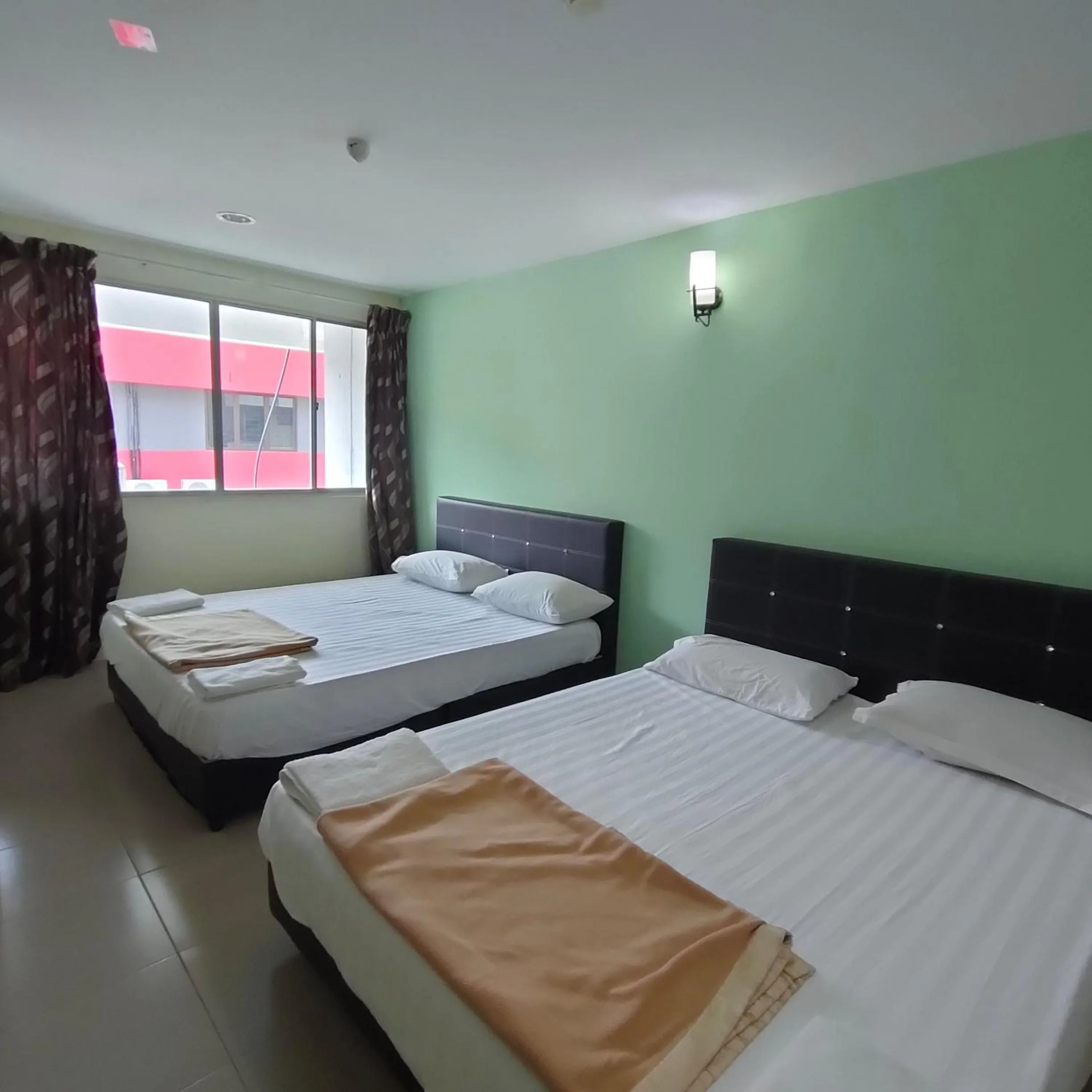 Bedroom, Bed in Best One Hotel