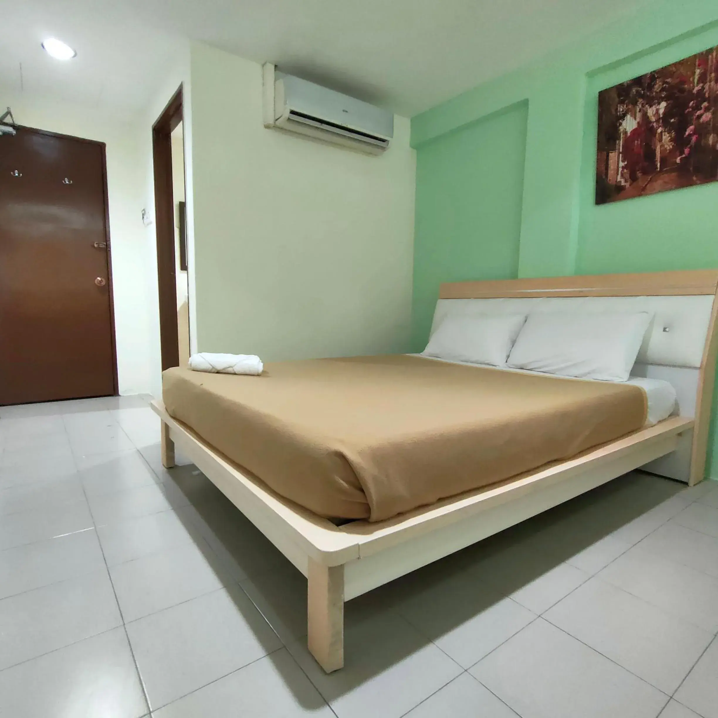 Bedroom, Bed in Best One Hotel Bedroom, Bed in Best One Hotel