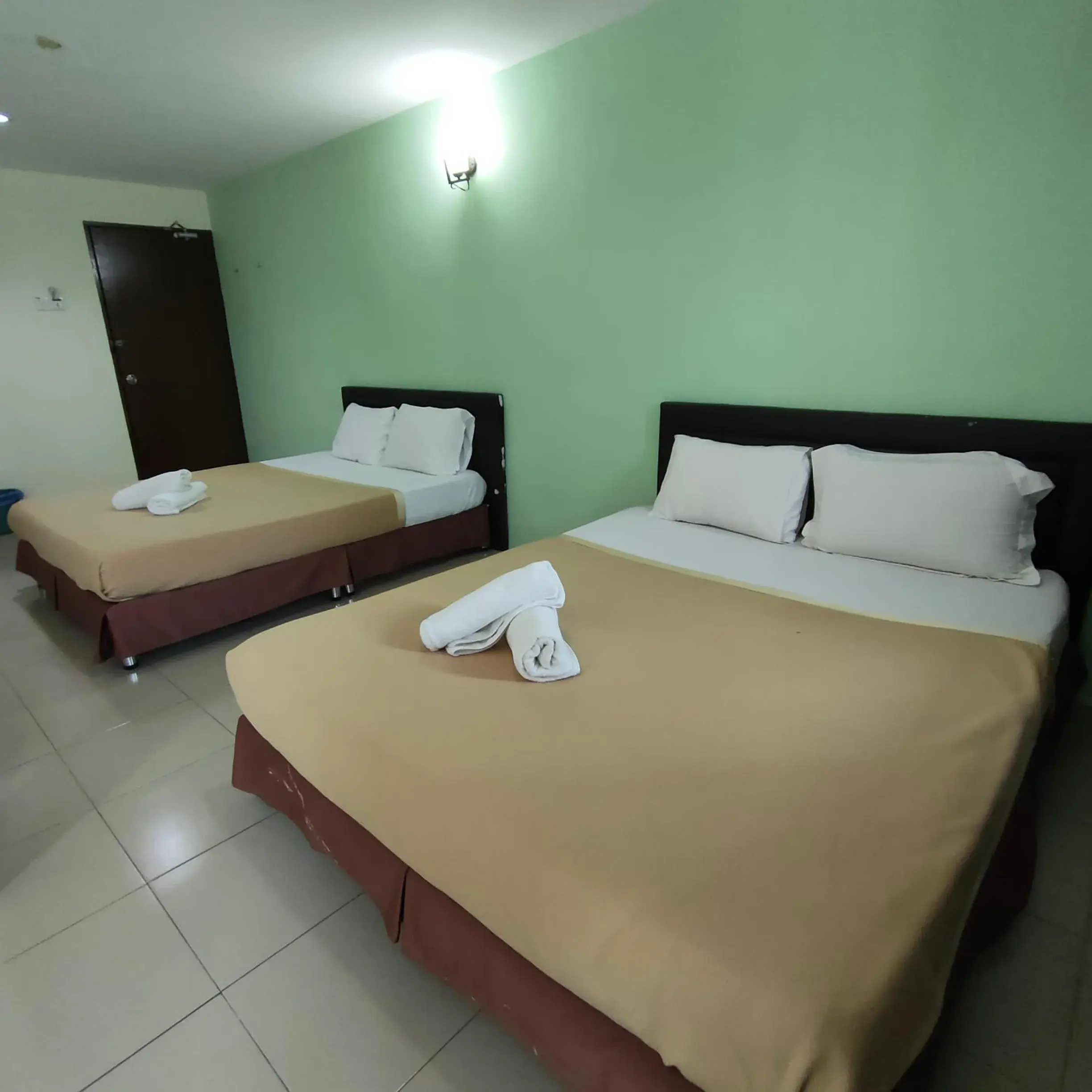 Bedroom, Bed in Best One Hotel Bedroom, Bed in Best One Hotel