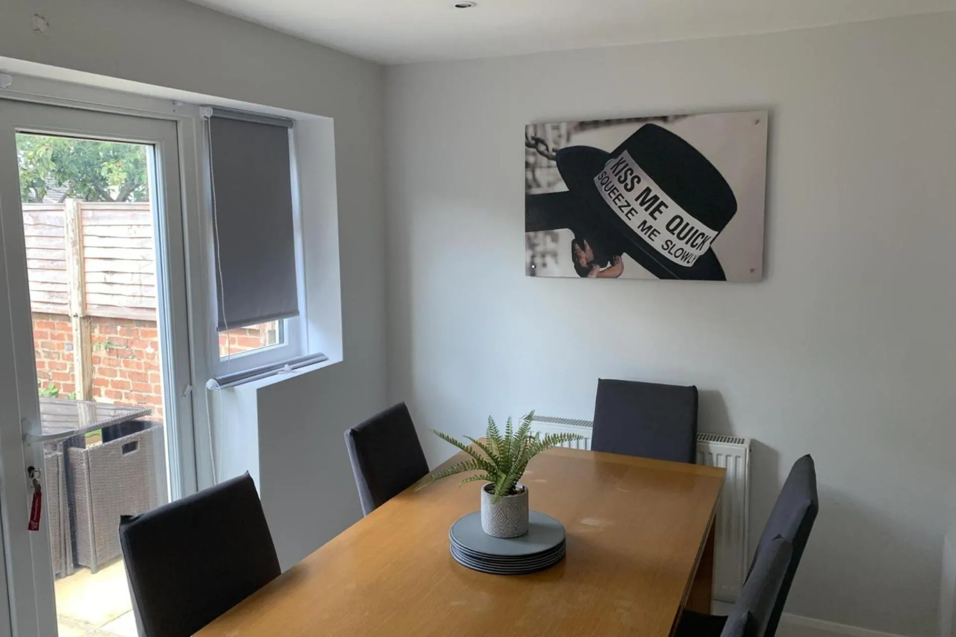 House - Sleeps 5 - Pet friendly - Garden - Parking