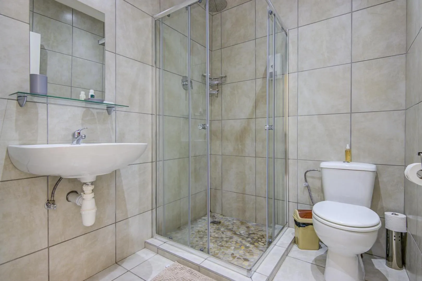 Shower in Edenvale Guest House