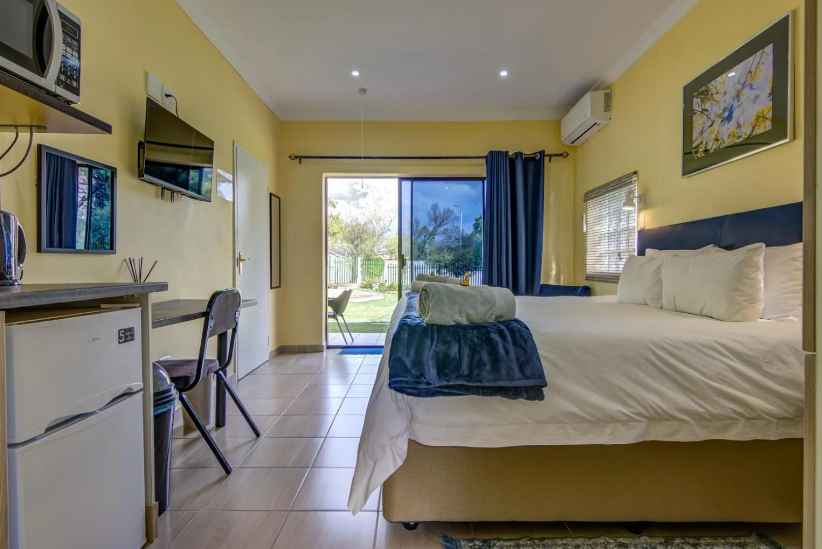 Property building, Bed in Edenvale Guest House
