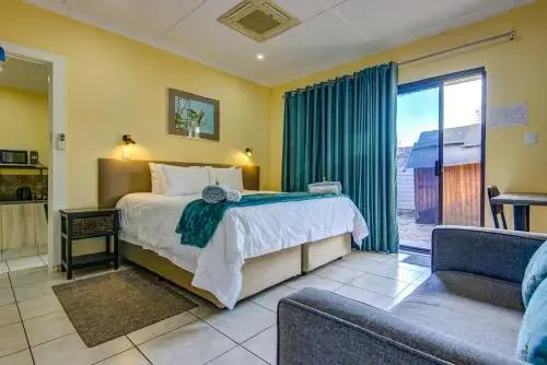 Luxury King Room - single occupancy in Edenvale Guest House Luxury King Room - single occupancy in Edenvale Guest House
