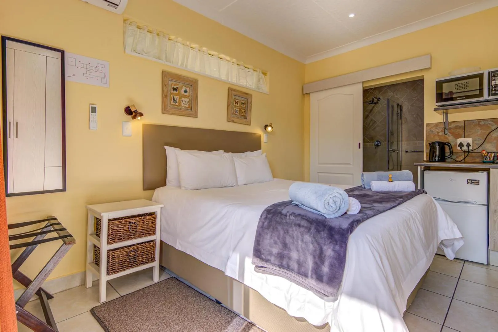 Property building, Bed in Edenvale Guest House