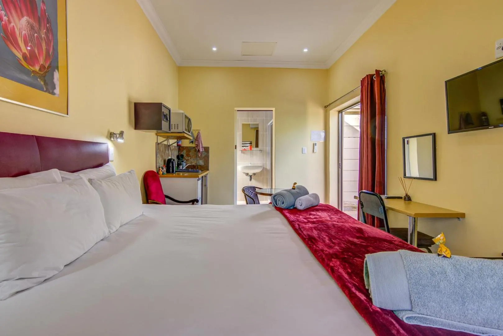 Bed in Edenvale Guest House