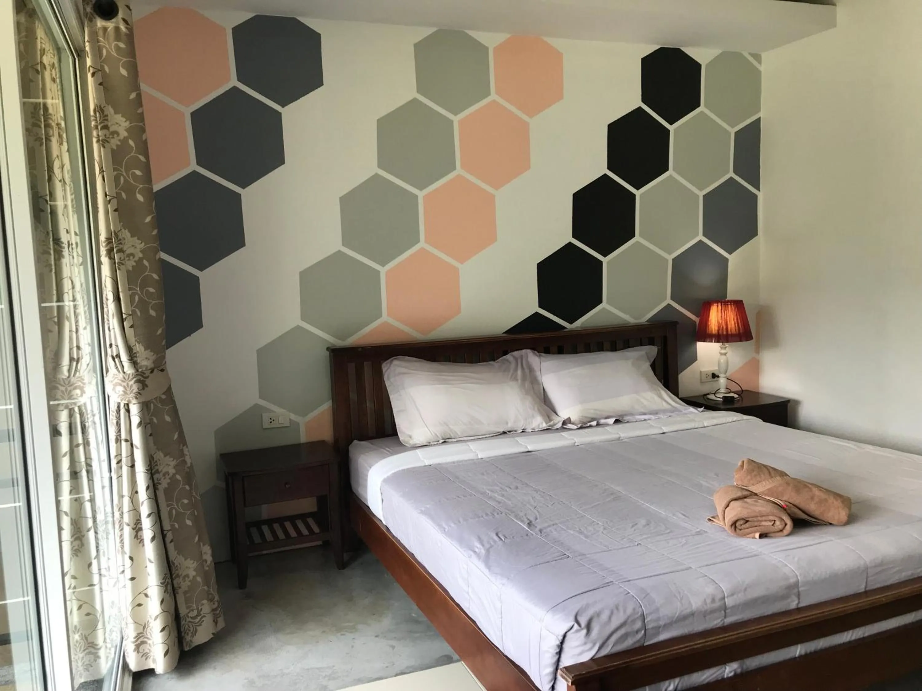 Bed in PP Midnight Hotel