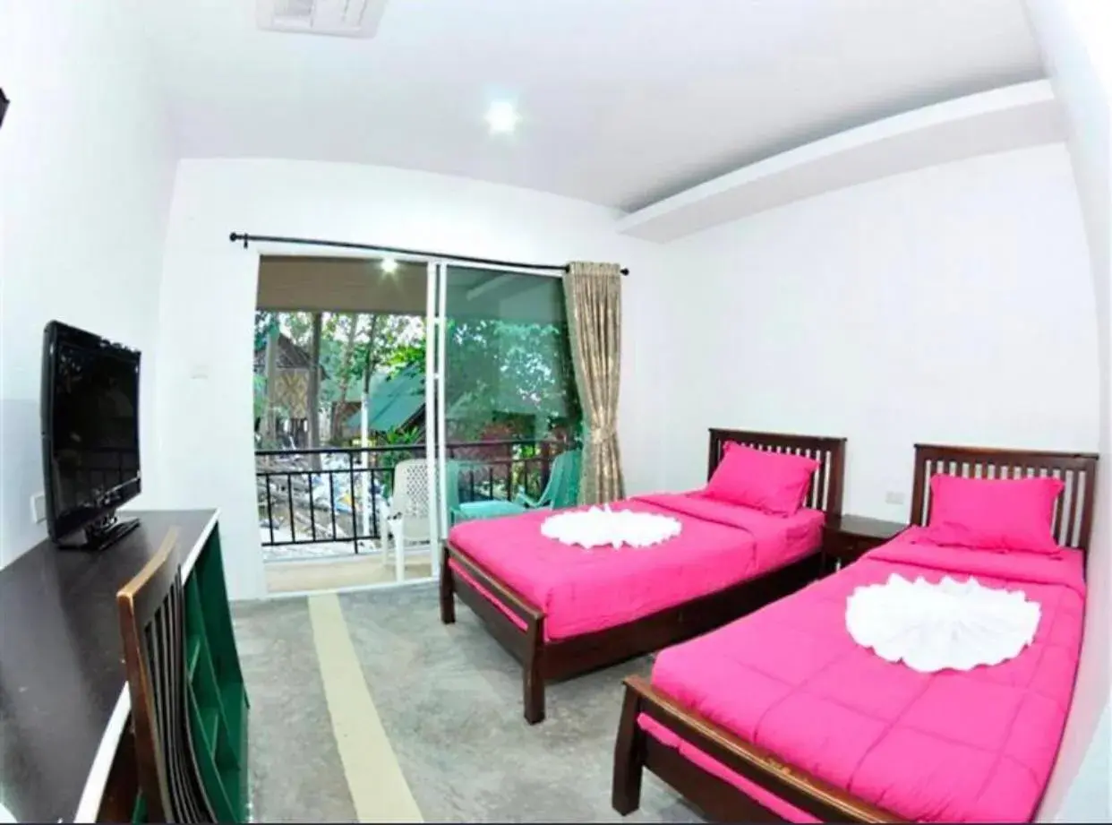 Standard Twin Room in PP Midnight Hotel Standard Twin Room in PP Midnight Hotel