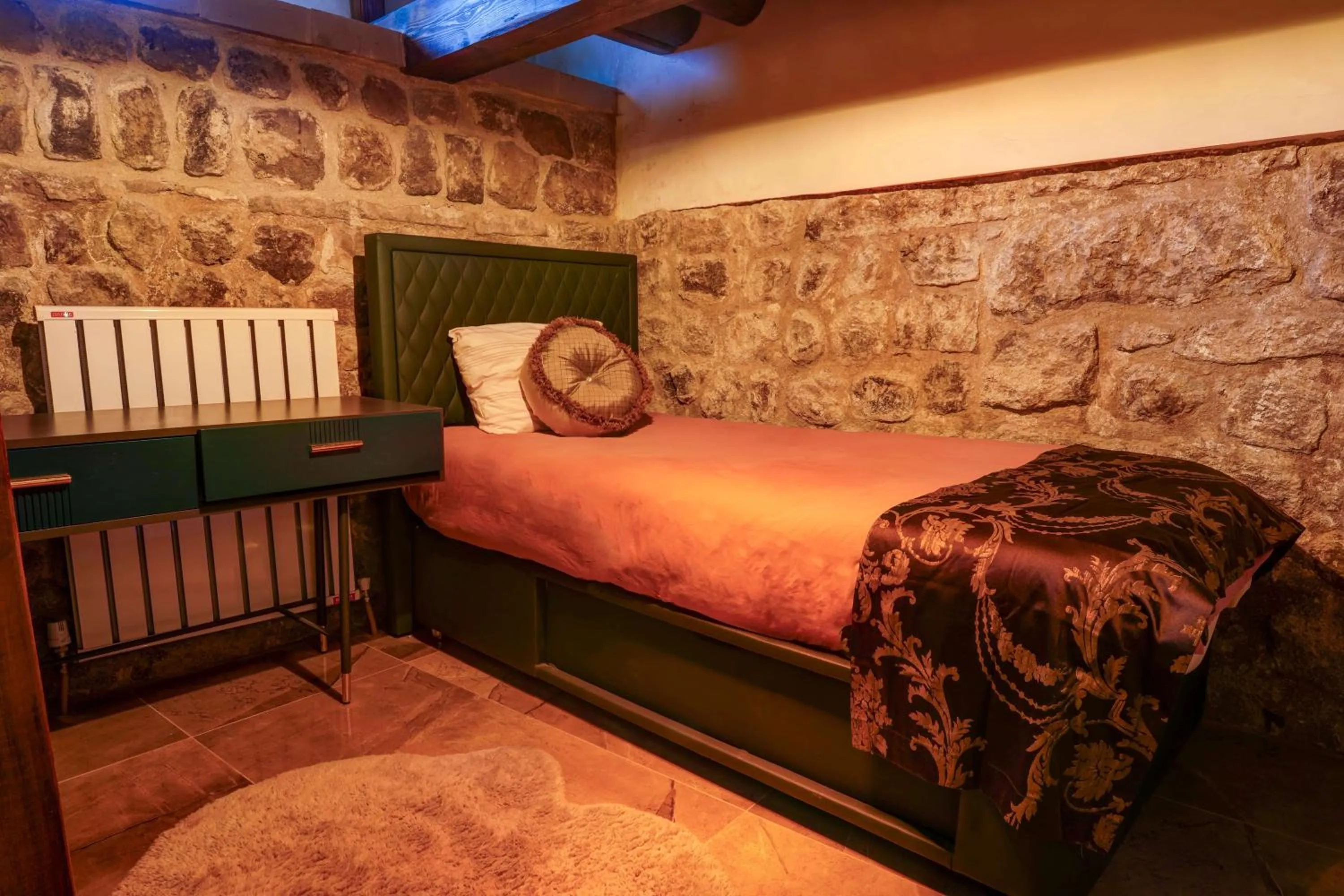 cot, Bed in Kerem ile Aslı Butik Hotel